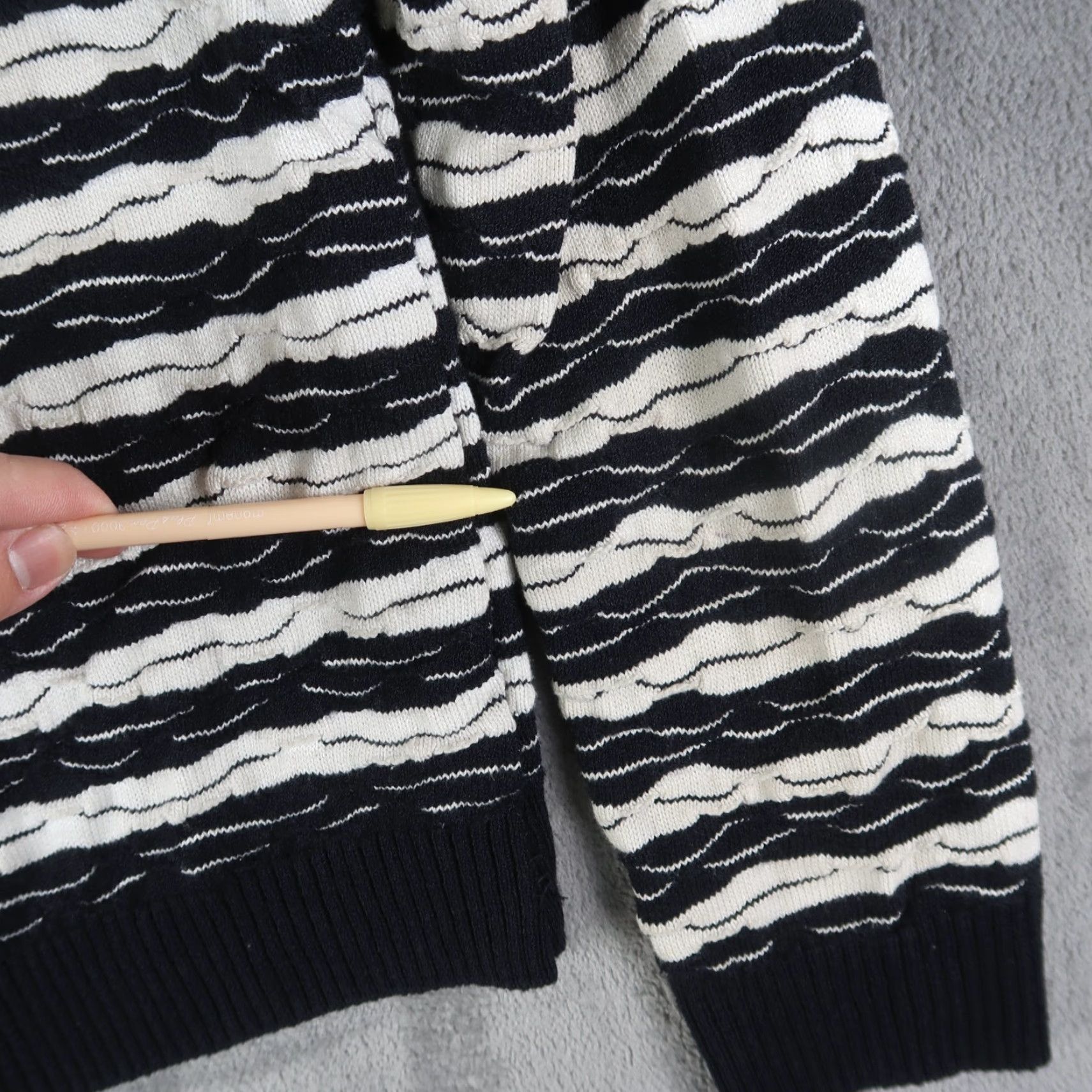 St. John VINTAGE St. John Women's Knit Jacket Short S Black White Striped Wool Rayon Cotton 90s Fashion Size S / US 4 / IT 40 - 5 Thumbnail