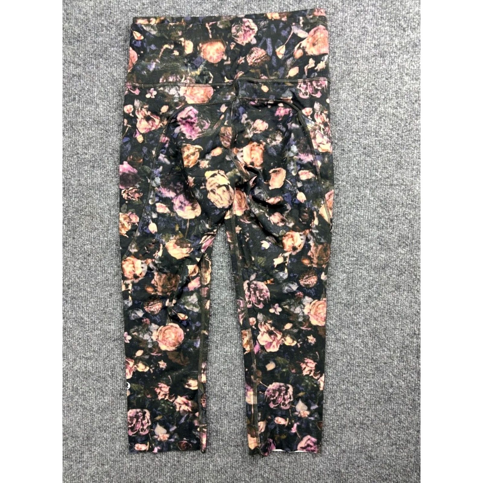 Lululemon Lululemon Speed Up Tight 28” Legging Women's 4 Gray Pink Floral Print Cropped Cropped Floral Print Tight Size 27" / US 4 / IT 40 - 5 Thumbnail