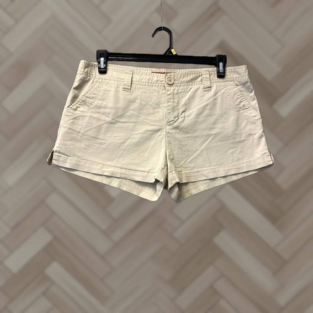 Guess VINTAGE Guess Los Angeles Women's Shorts Casual Cotton Tan Waist 32 Pockets 2000s Beautiful Size 32" / US 10 / IT 46 - 1 Thumbnail
