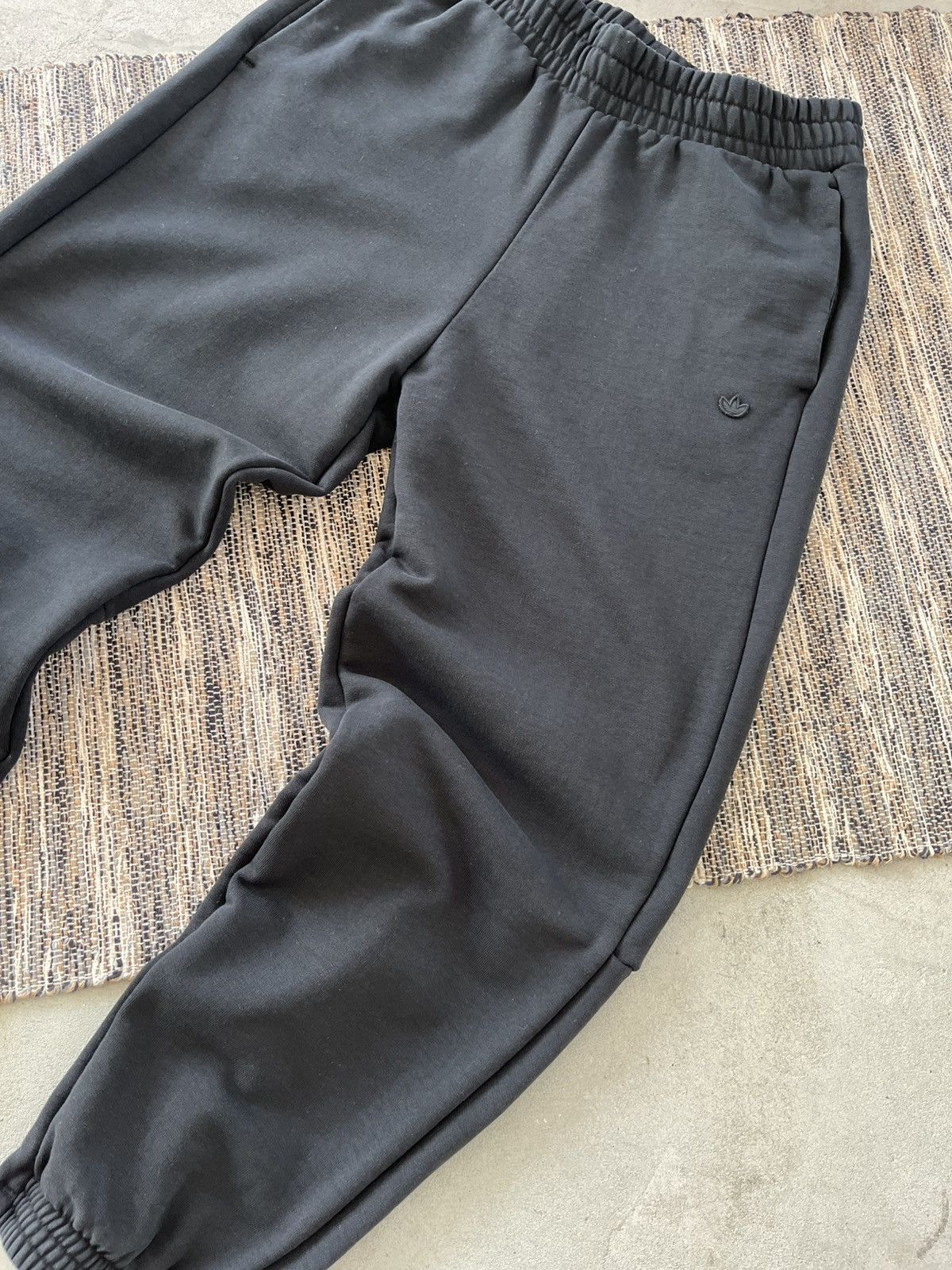 Adidas × Vintage Vintage Adidas Sweatpants Black Y2K Baggy Fit Rare pants Size 32" / US 10 / IT 46 - 6 Thumbnail