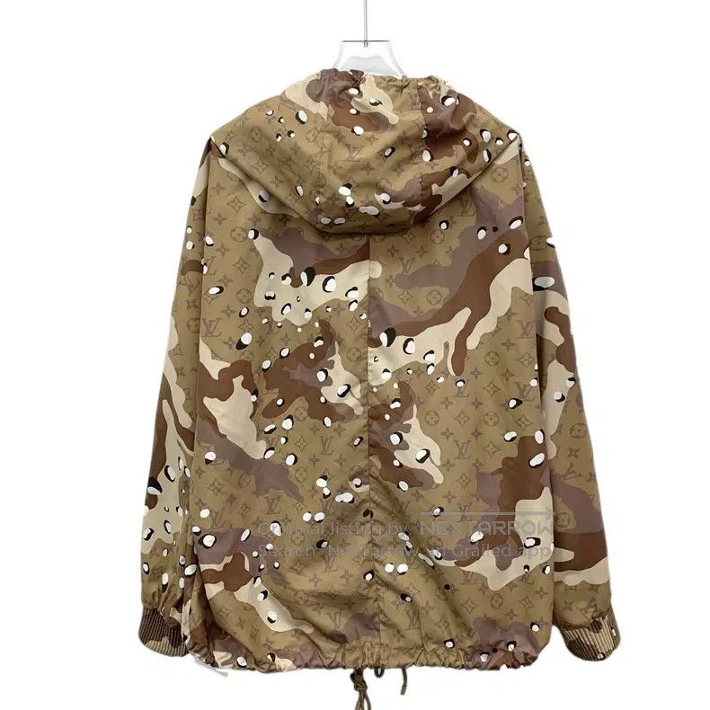 Louis Vuitton Louis Vuitton Dark brown camo logo full print hooded long Size US S / EU 44-46 / 1 - 2 Thumbnail