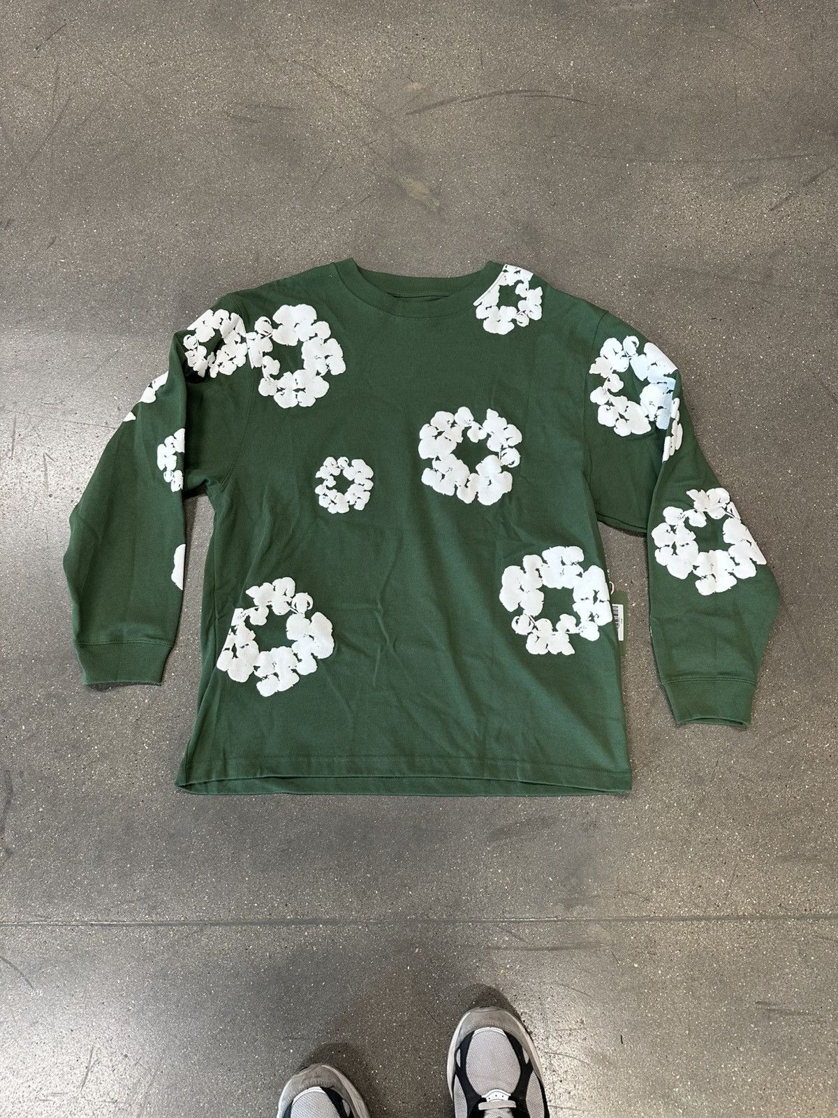 DENIM TEARS Denim tears wreath L/S green Size US XL / EU 56 / 4 - 1 Thumbnail