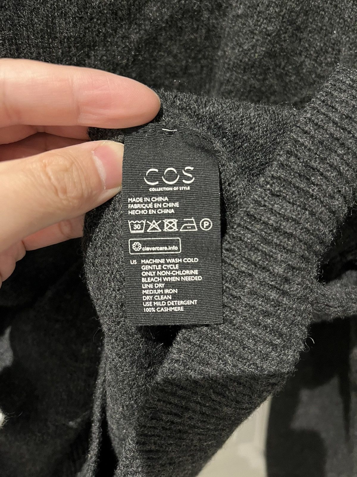 Cos 100% cashmere sweater boxy style unisex Size US M / EU 48-50 / 2 - 3 Thumbnail
