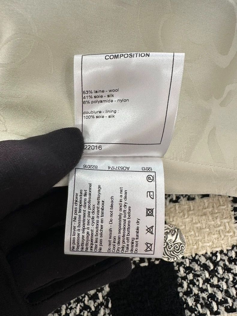 Chanel Chanel Black and Beige Checkered Coat -2505 Size US XS / EU 42 / 0 - 7 Thumbnail