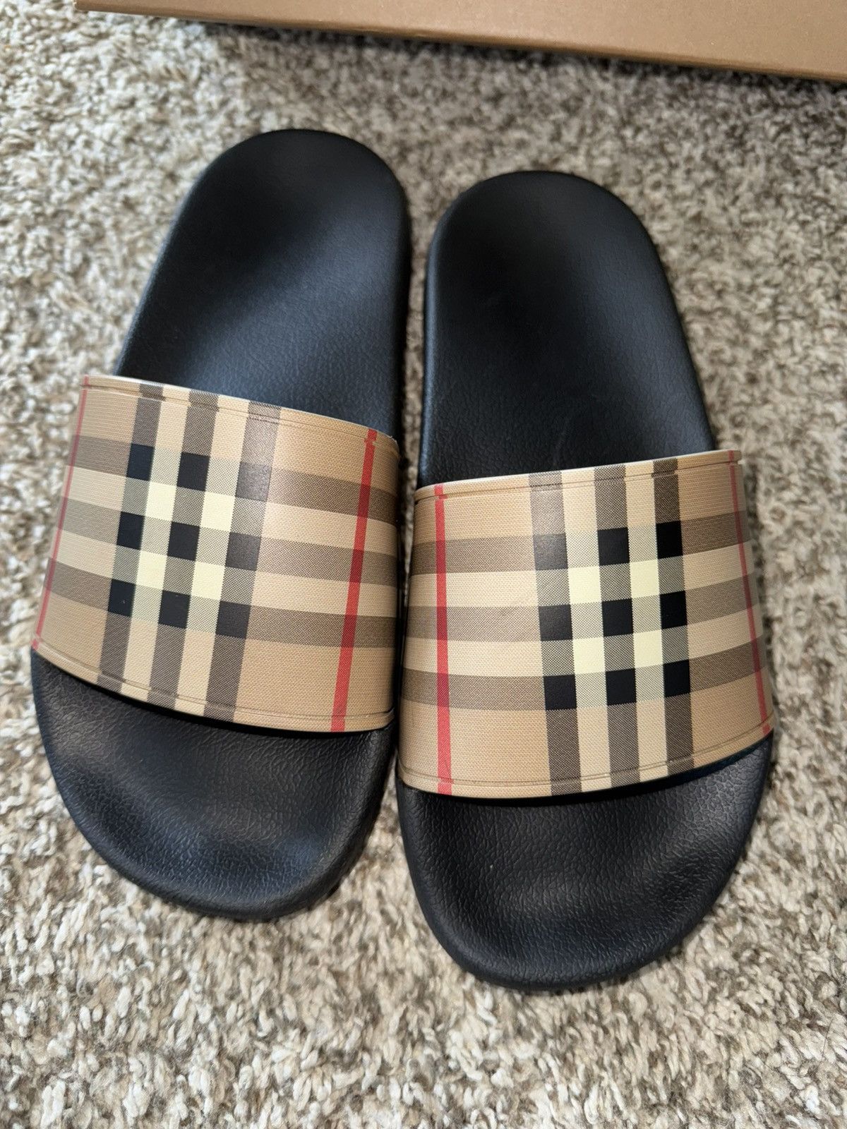 Burberry Burberry Flip Flops Size US 8 / IT 38 - 1 Thumbnail
