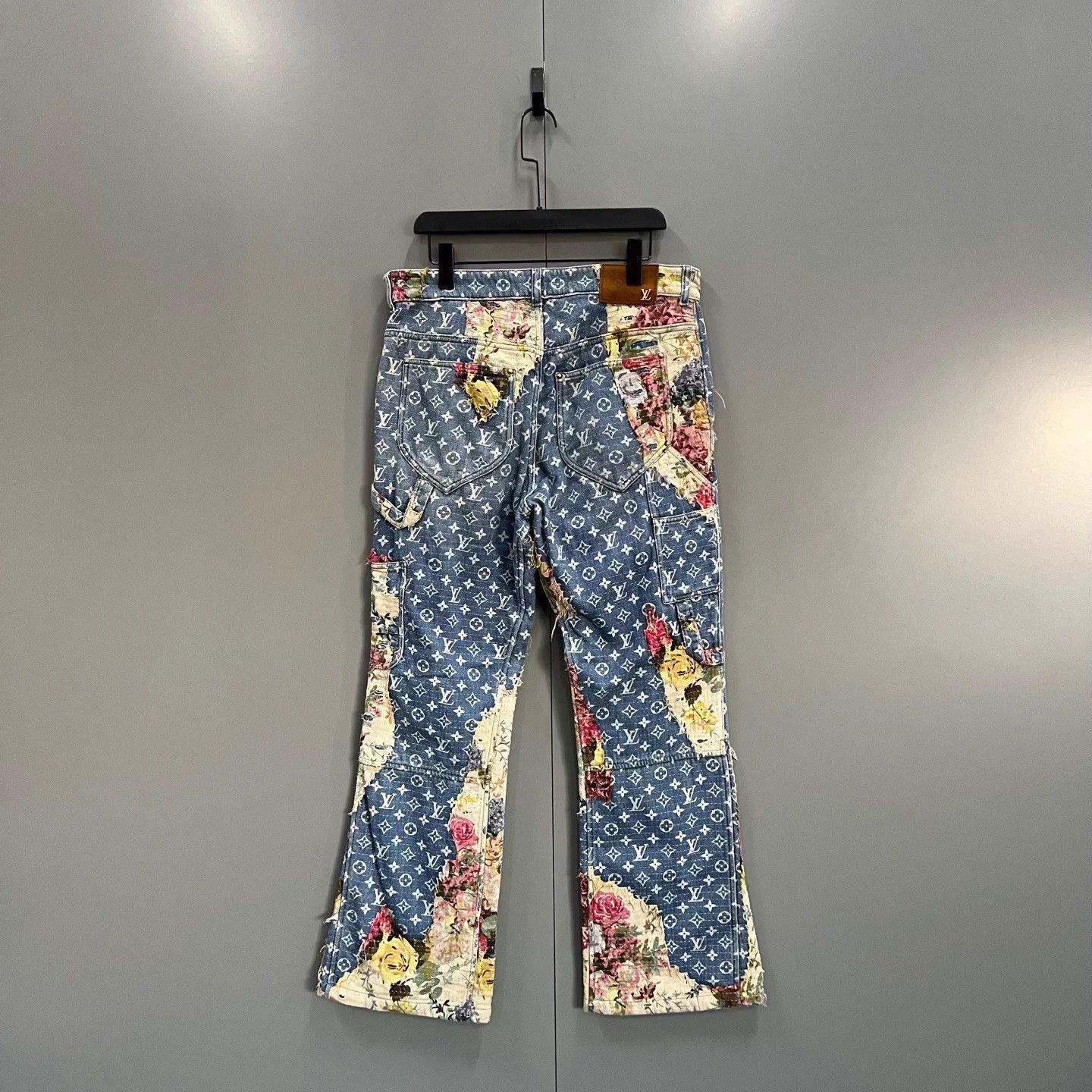 Louis Vuitton Louis Vuitton Floral Patchwork Embroidered Jeans 33 Size US 33 - 2 Thumbnail