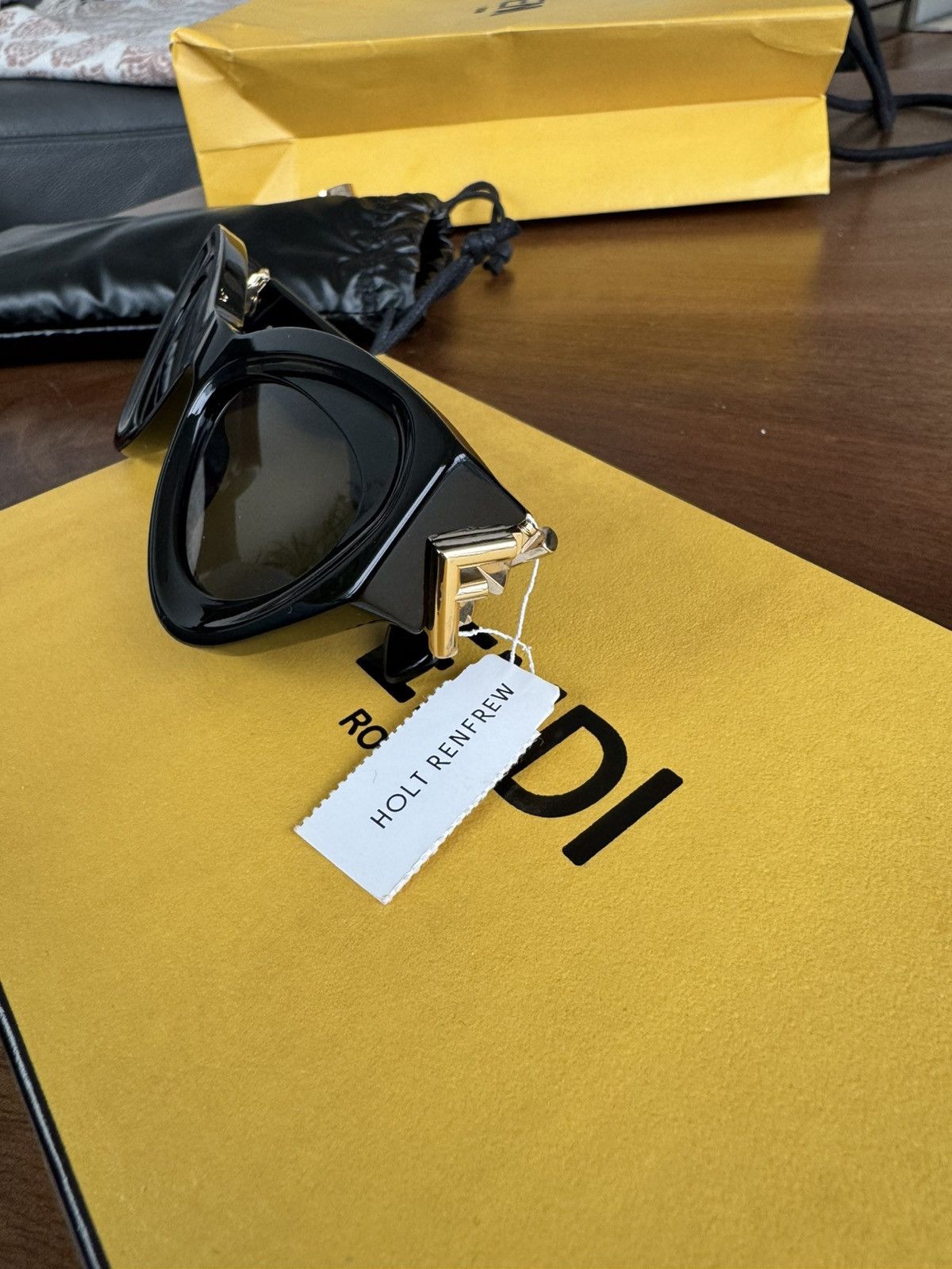 Fendi Fendi Cat Eye Sunglasses Size ONE SIZE - 4 Thumbnail