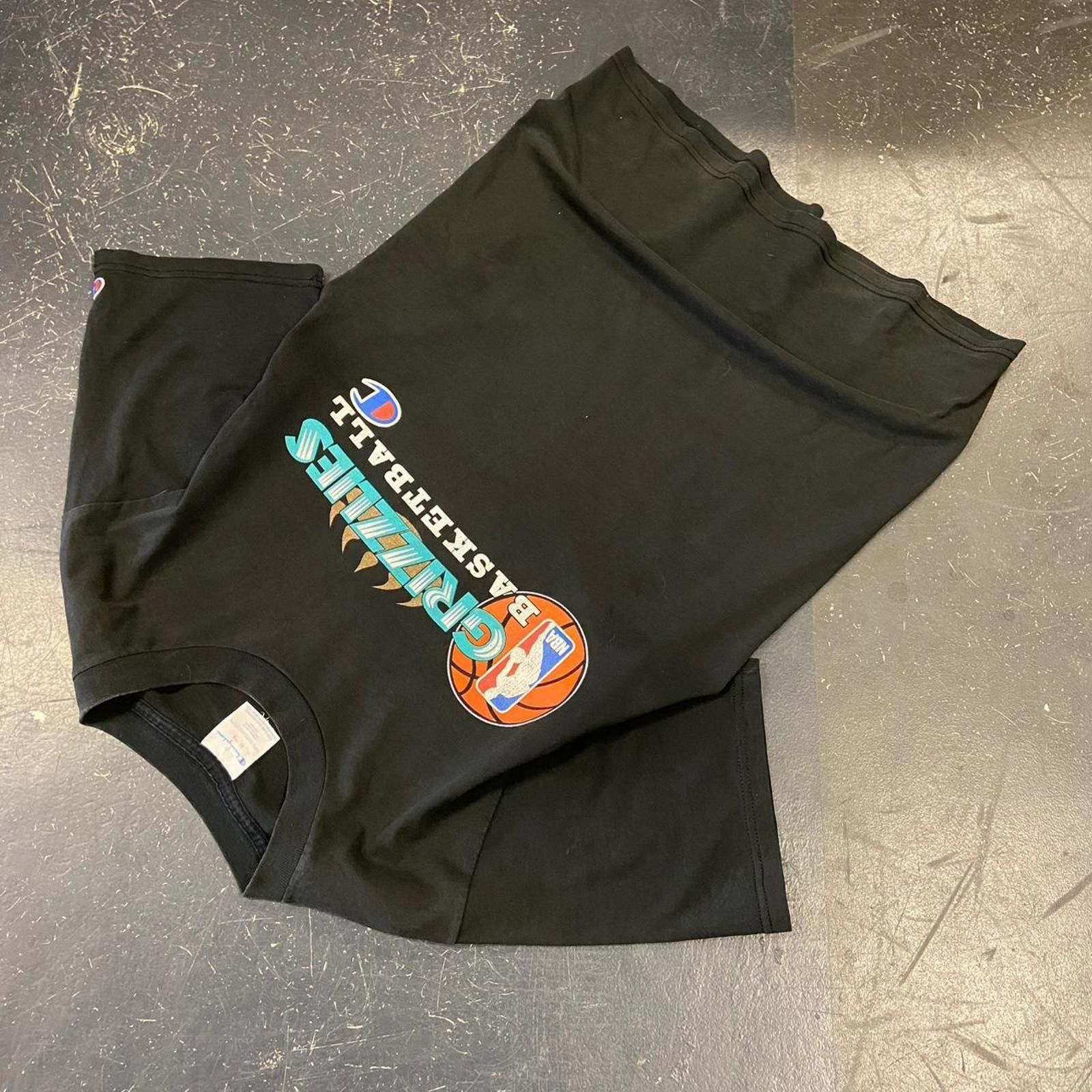 Champion × NBA × Vintage Vintage 90s Vancouver Grizzlies NBA Champion Tee Size US M / EU 48-50 / 2 - 2 Thumbnail
