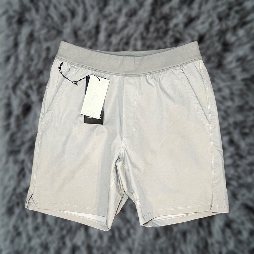 Vintage Public Rec Fog Lined Flex Shorts Men 30 Gray Athletic Regular Size 30 NWT US 30s Mens Fog Gray Public Rec Flex Shorts Size US 30 / EU 46 - 1 Thumbnail