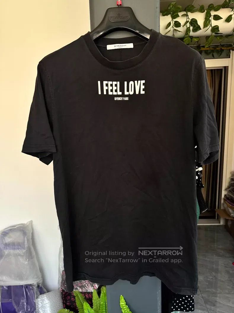 Givenchy Givenchy I FEEL LOVE white logo short sleeve Size US M / EU 48-50 / 2 - 1 Thumbnail