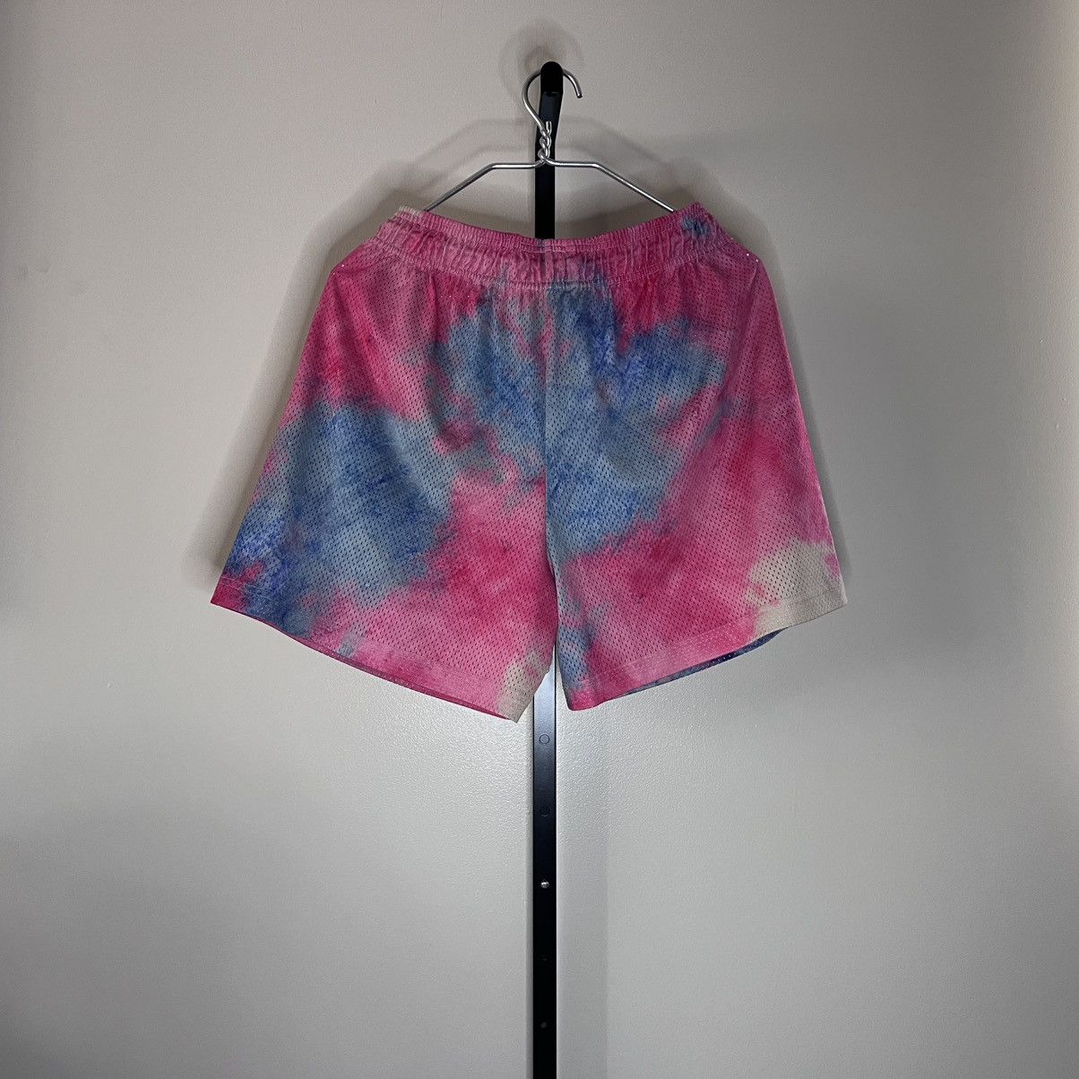Eric Emanuel ERIC EMANUEL PINK/BLUE TIE DYE SHORT Size US 34 / EU 50 - 3 Thumbnail