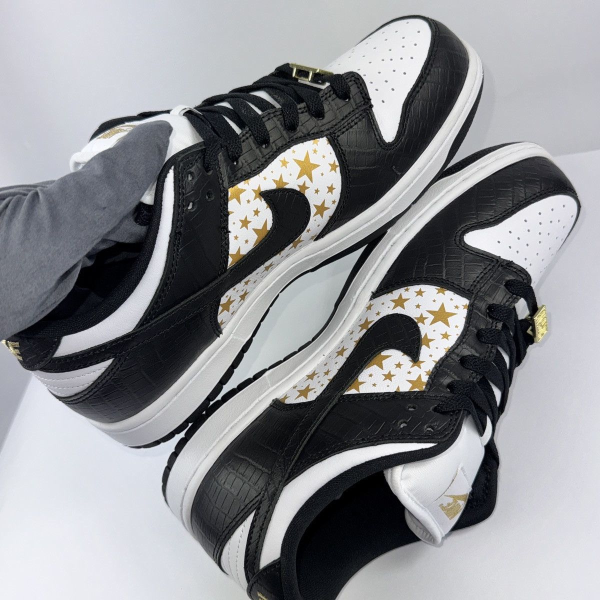 Nike × Supreme NIKE SB DUNK LOW OG QS SUPREME STARS 2021 SNEAKERS Size US 9.5 / EU 42-43 - 5 Thumbnail