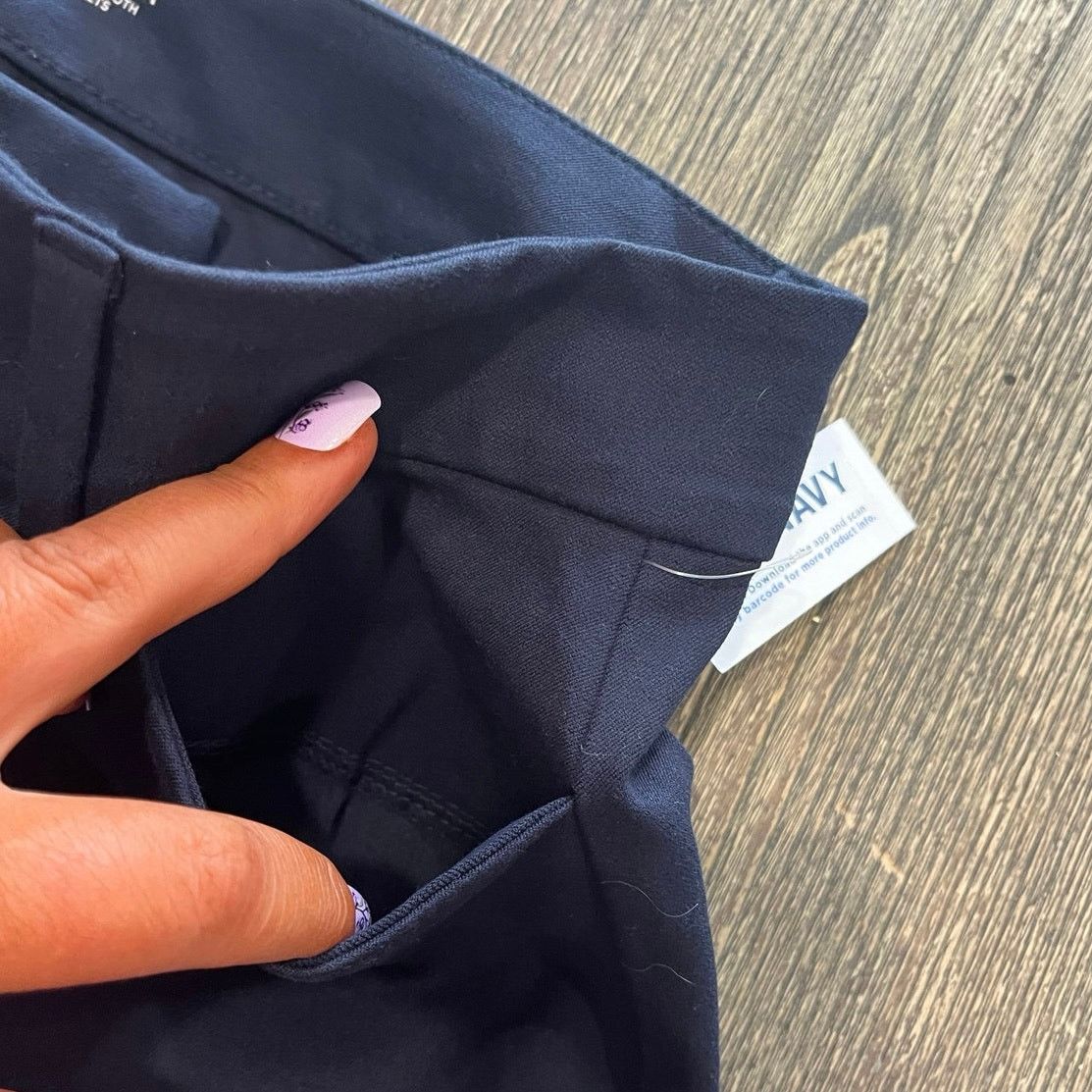 Old Navy NWT Old Navy High-Rise Pixie Pants Secret Stretch Black 12 Size 34" / US 12 / IT 48 - 5 Thumbnail