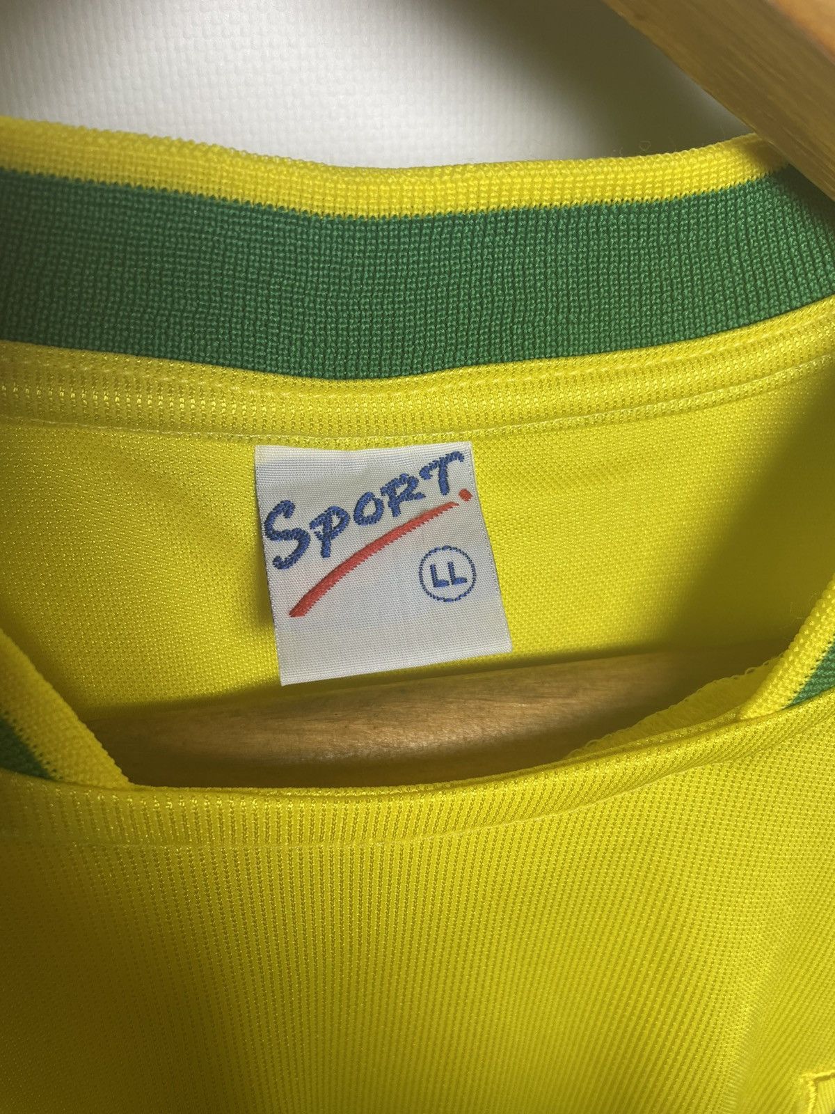 Other 🇧🇷2006 Brazil #10 Ronaldinho Jersey Home Size US M / EU 48-50 / 2 - 5 Thumbnail