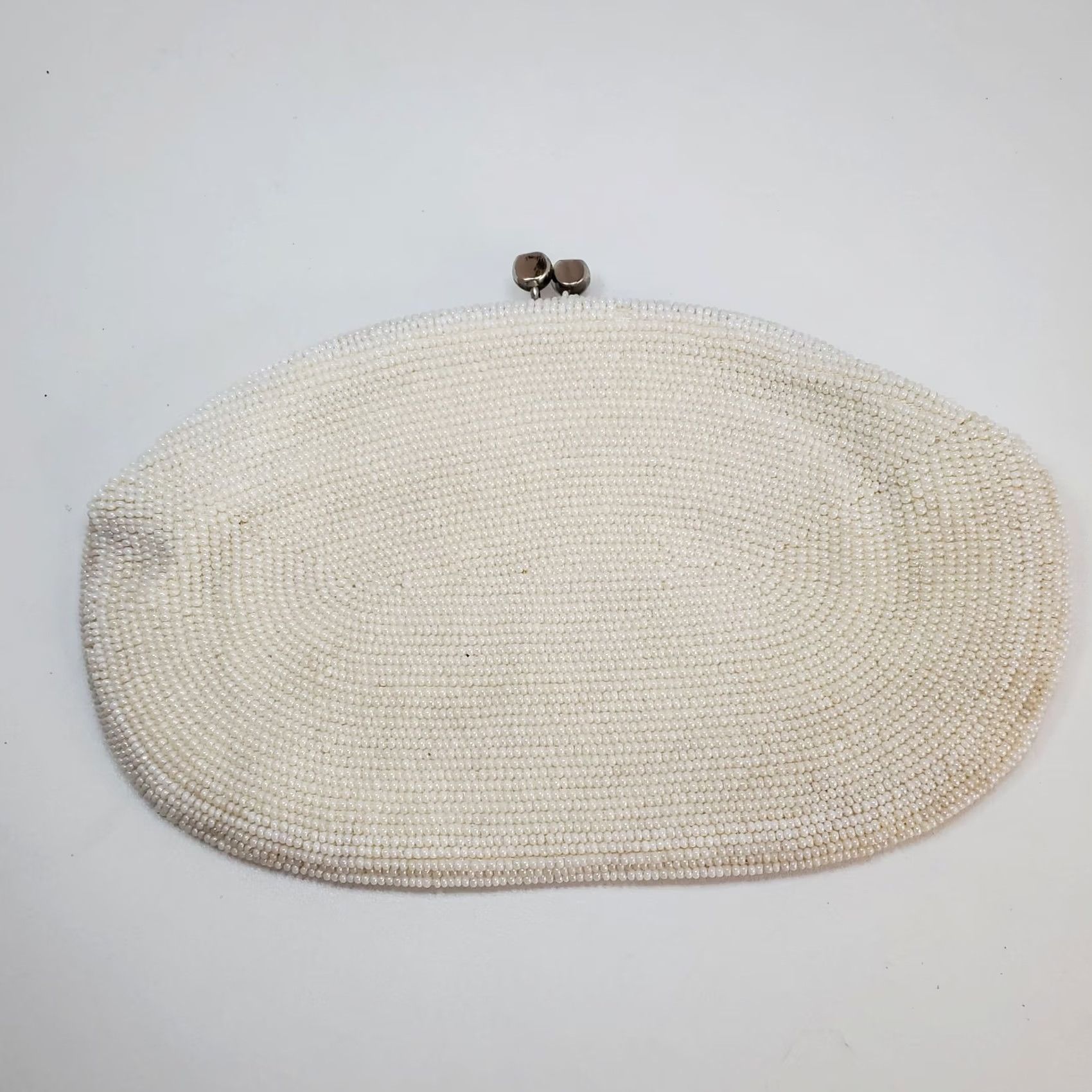 Vintage VINTAGE Ivory Seed Bead Clutch 1950s Eveningwear Woman 8"x5" Fleur De Lis Beaded Japan Womens Clutch Size ONE SIZE - 4 Thumbnail