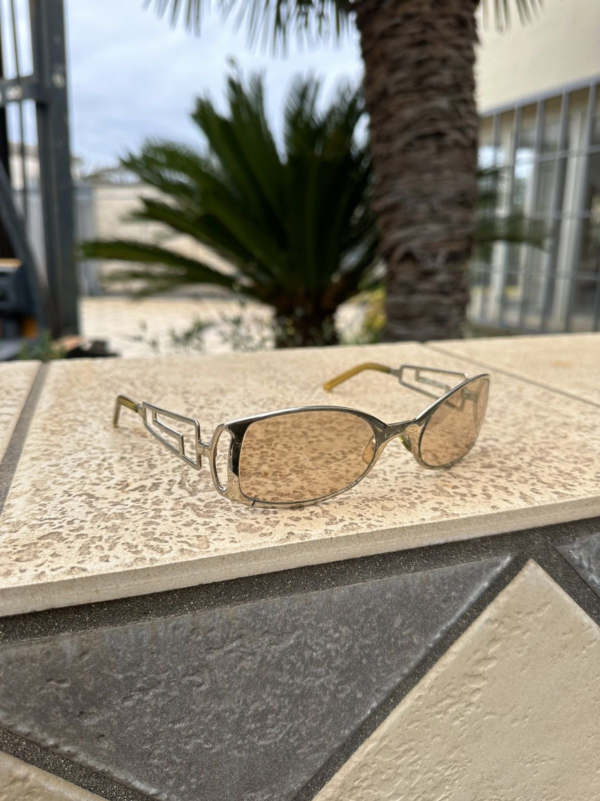 希少 VERSACE sunglasses clear ゴールド vintage Amazon.com: Versace Unisex Sunglasses Gold Frame, Clear