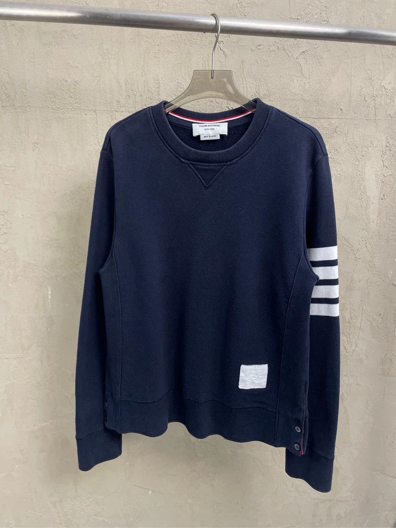 Thom Browne Thom browne Dark blue four-striped round-neck sweatshirt 25 Size US M / EU 48-50 / 2 - 1 Thumbnail