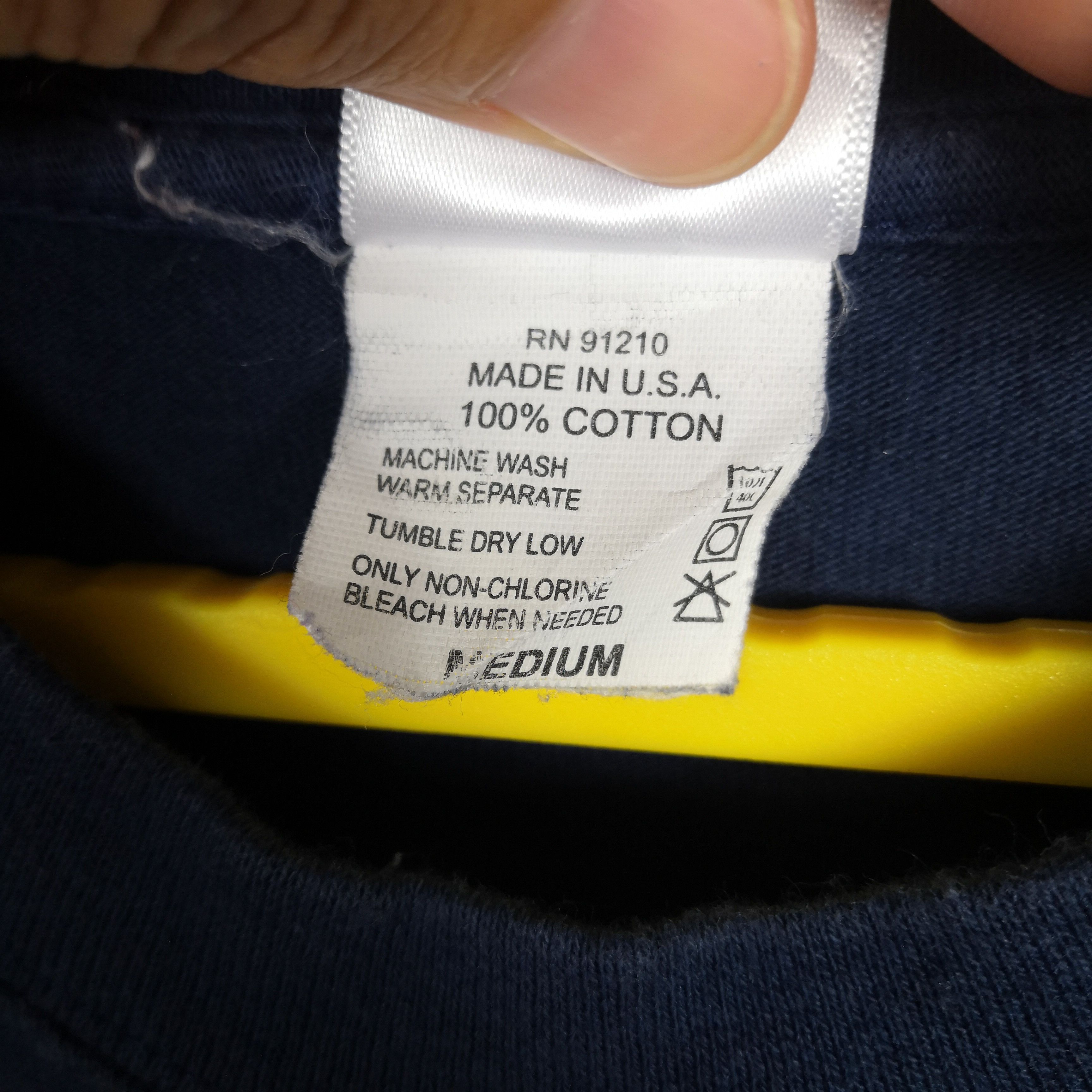 Vintage Vintage 90s Made in USA T-Shirt Spell Out American Tees Size US M / EU 48-50 / 2 - 5 Thumbnail