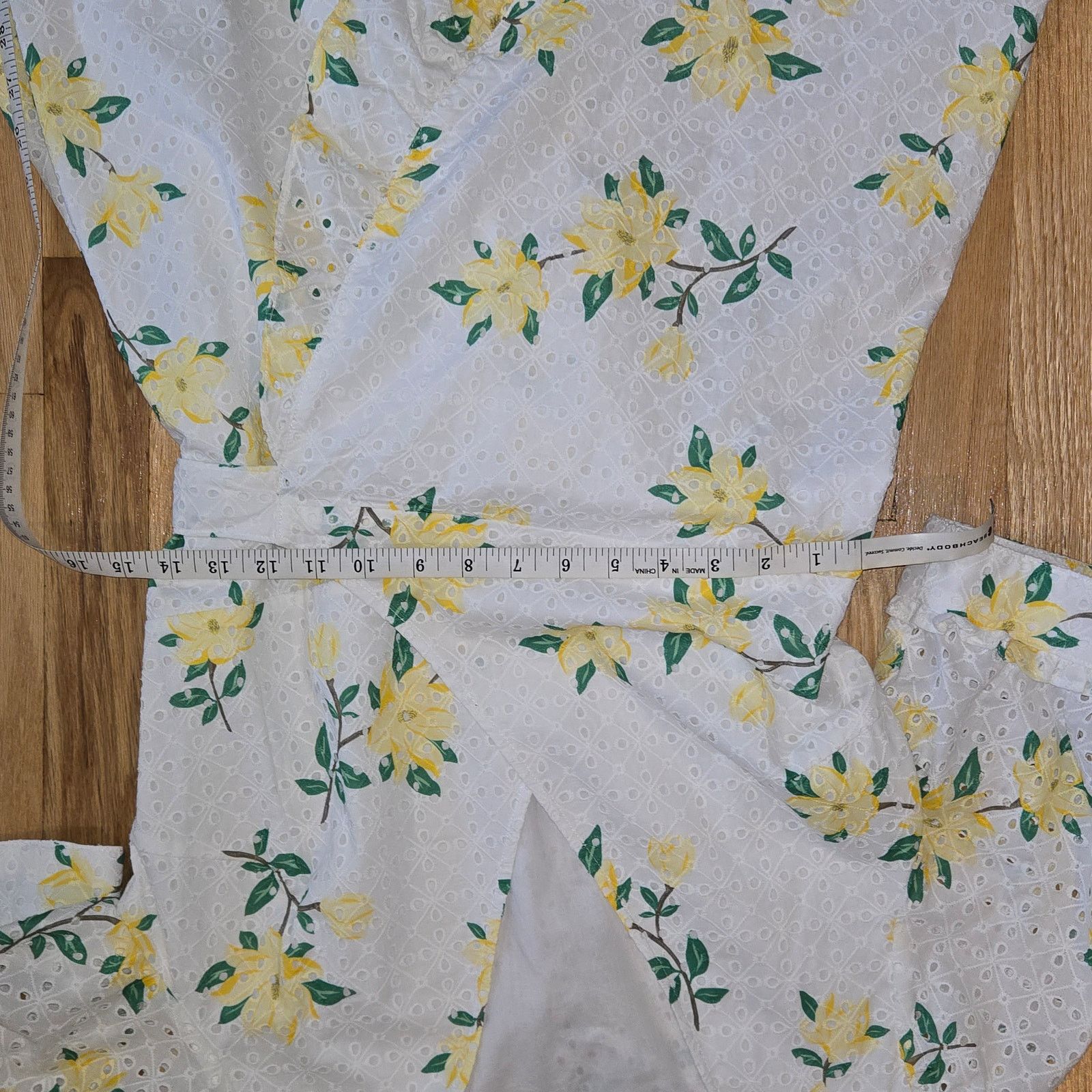 Other Draper James Reba Wrap Dress Floral Eyelet Magnolia sz 6 Size M / US 6-8 / IT 42-44 - 10 Thumbnail