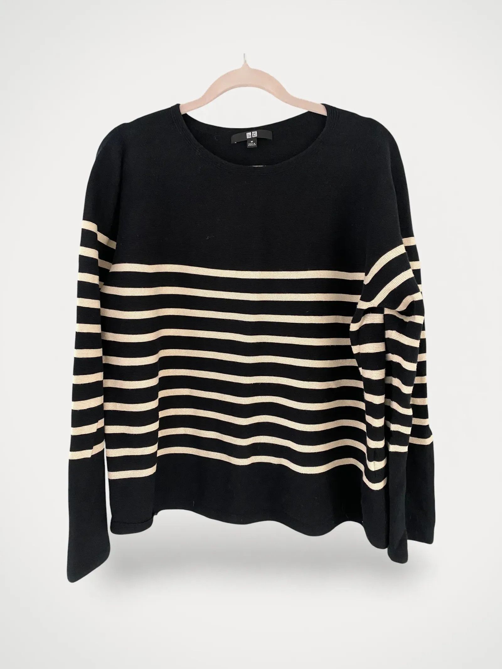 Uniqlo Uniqlo Sweater Size M / US 6-8 / IT 42-44 - 1 Thumbnail