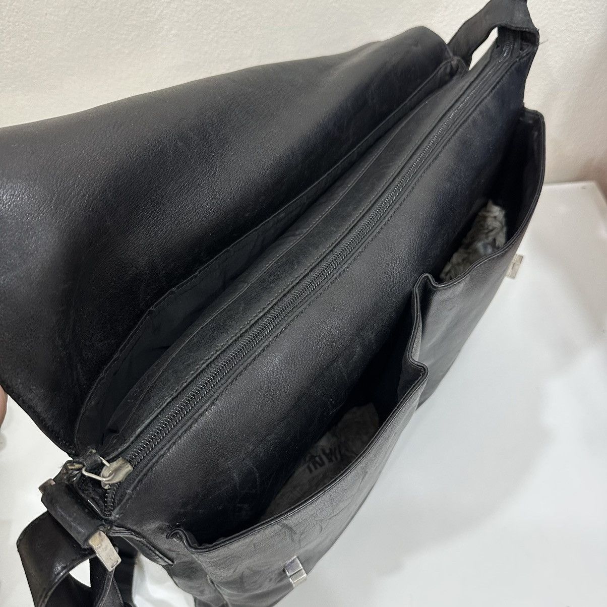 Gucci GUCCI BLACK LEATHER MESENGGER BAG 22 Size ONE SIZE - 17 Thumbnail