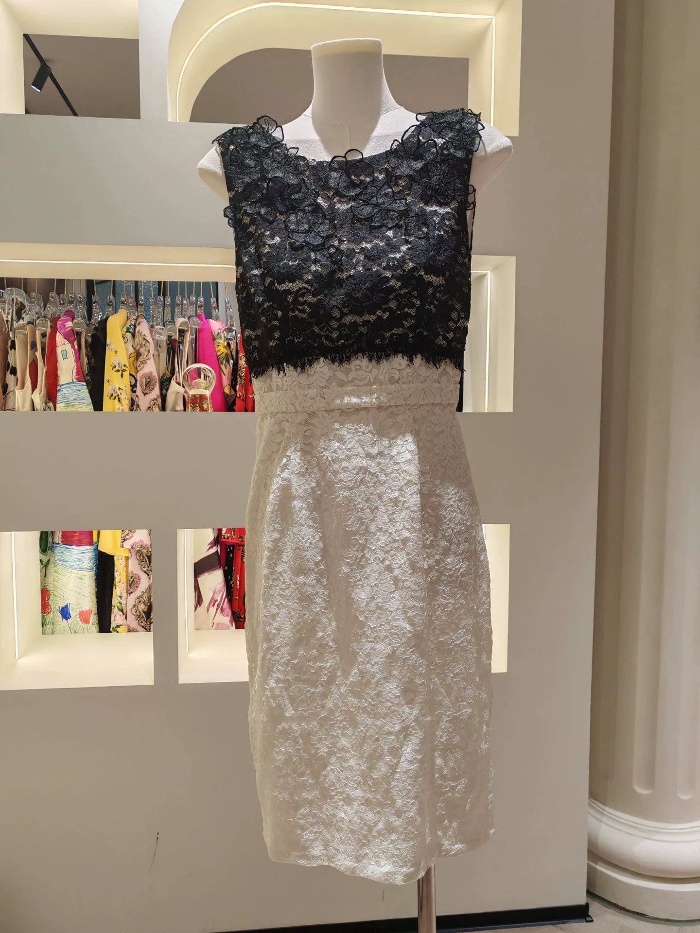 Bcbgmaxazria BCBG Black & White Lace Dress Size M / US 6-8 / IT 42-44 - 1 Thumbnail
