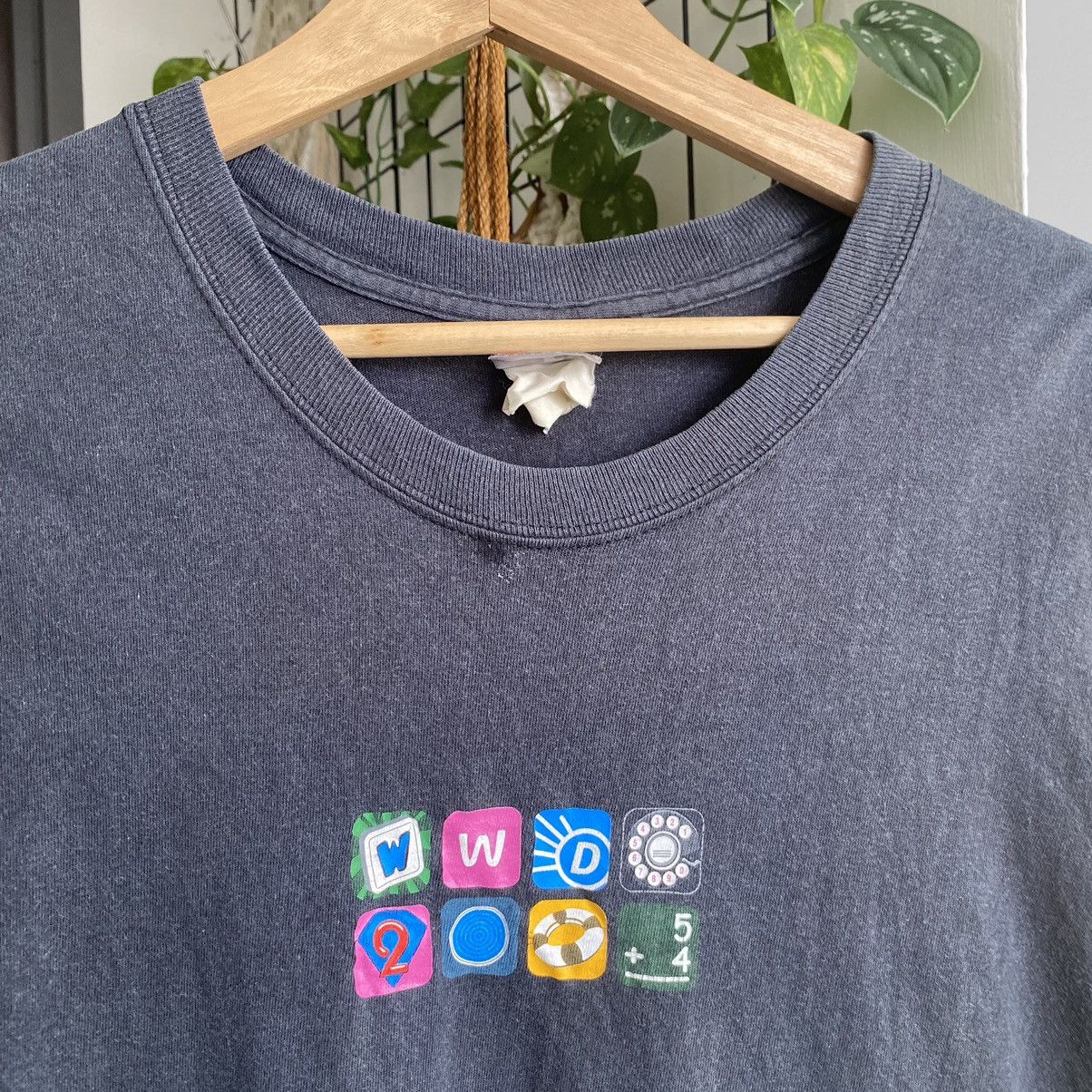 Apple Thrashed Faded Vintage Y2K Apple WWDC 09 ERD GRUNGE TSHIRT Size US XL / EU 56 / 4 - 4 Thumbnail