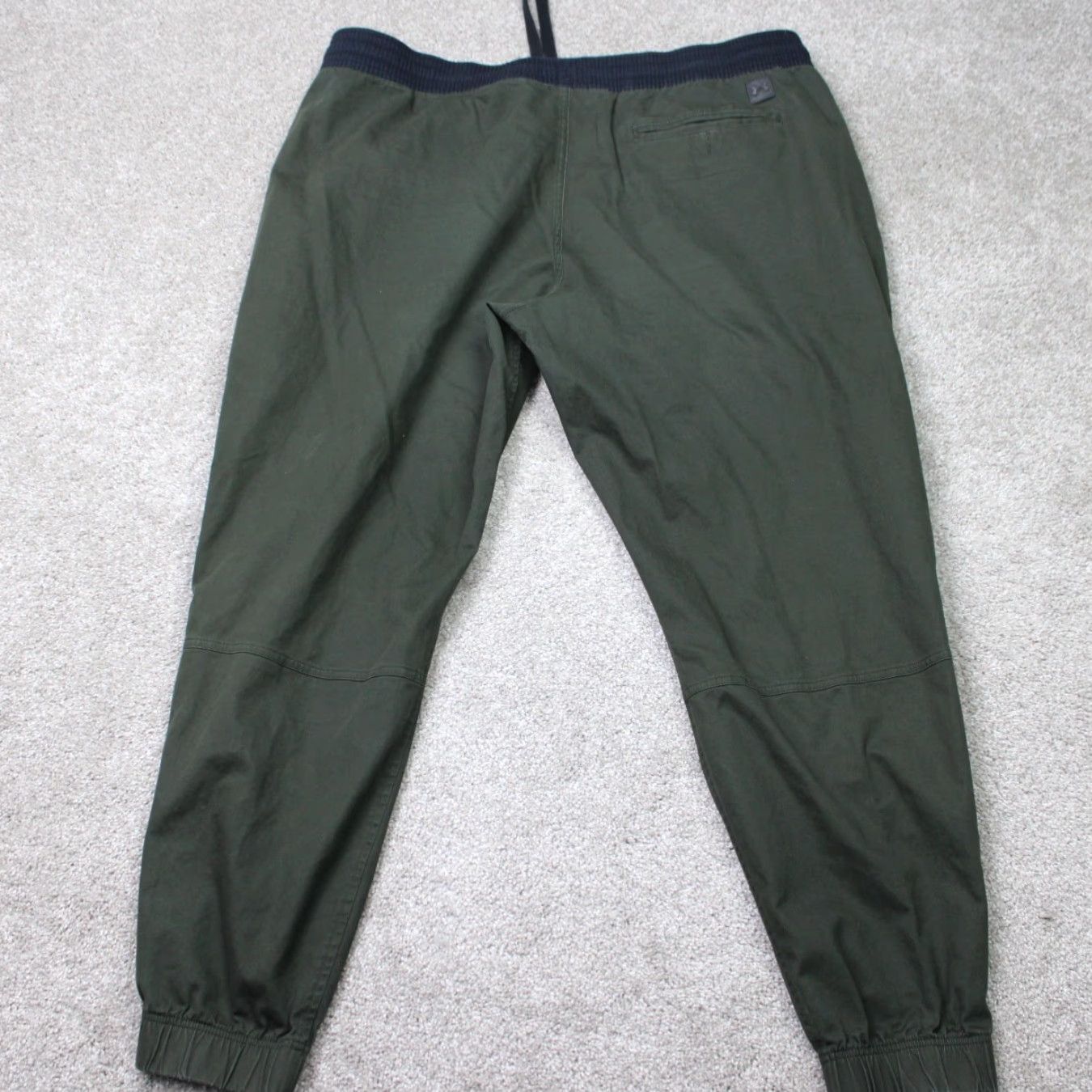 Under Armour Under Armour Pants Mens 2XL Green Jogger with Pockets Elastic Waist Size US 39 - 6 Thumbnail