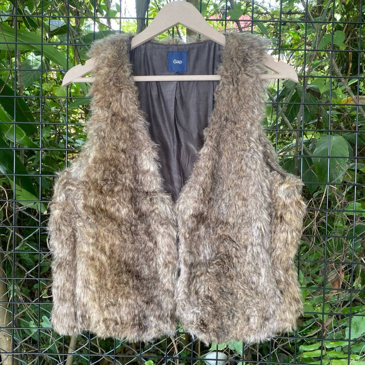 Furla × Gap × Japanese Brand Vtg Gap Fluffy Faux Fur Vest Size US S / EU 44-46 / 1 - 2 Thumbnail