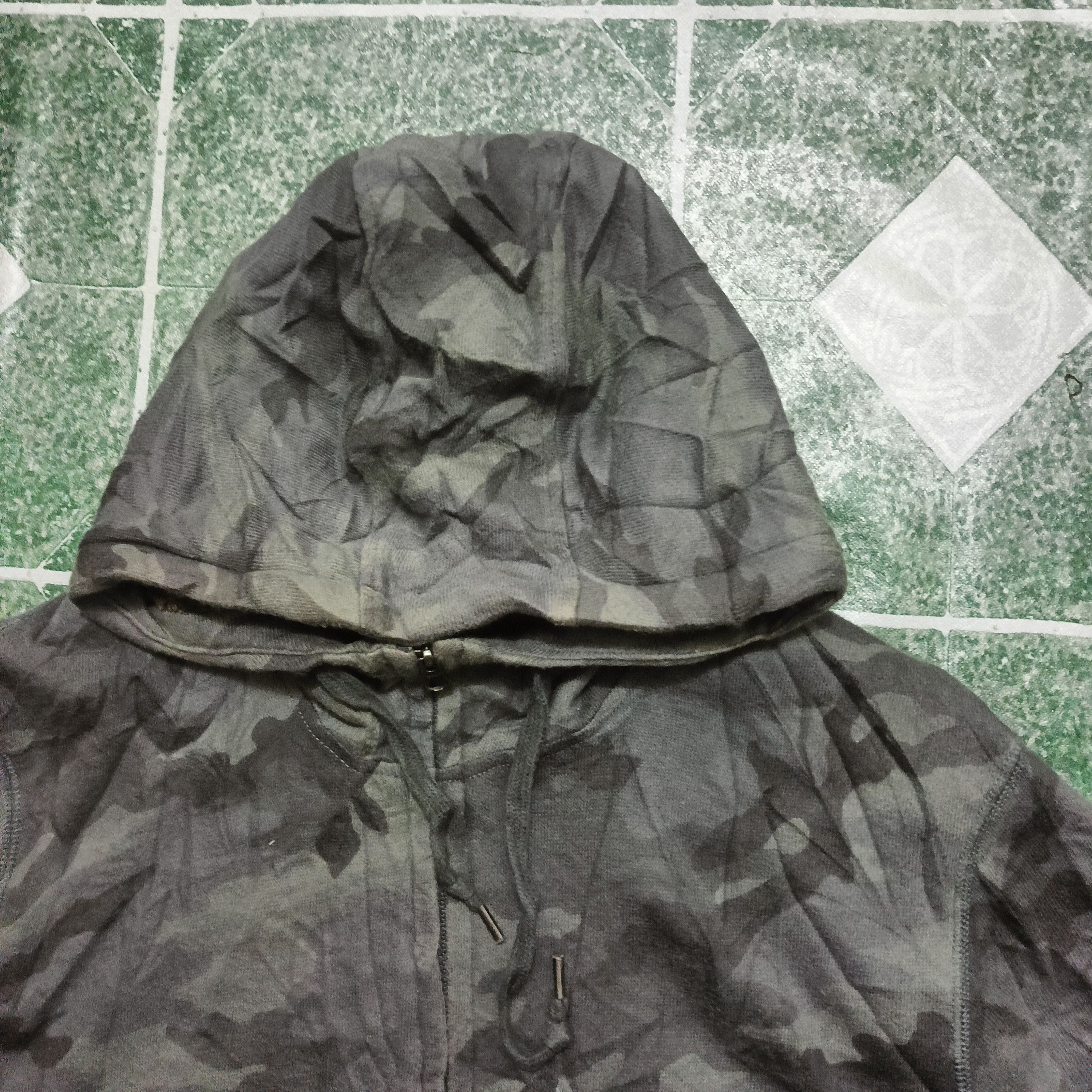 Uniqlo Uniqlo camo hooded Zipper Size US L / EU 52-54 / 3 - 2 Thumbnail