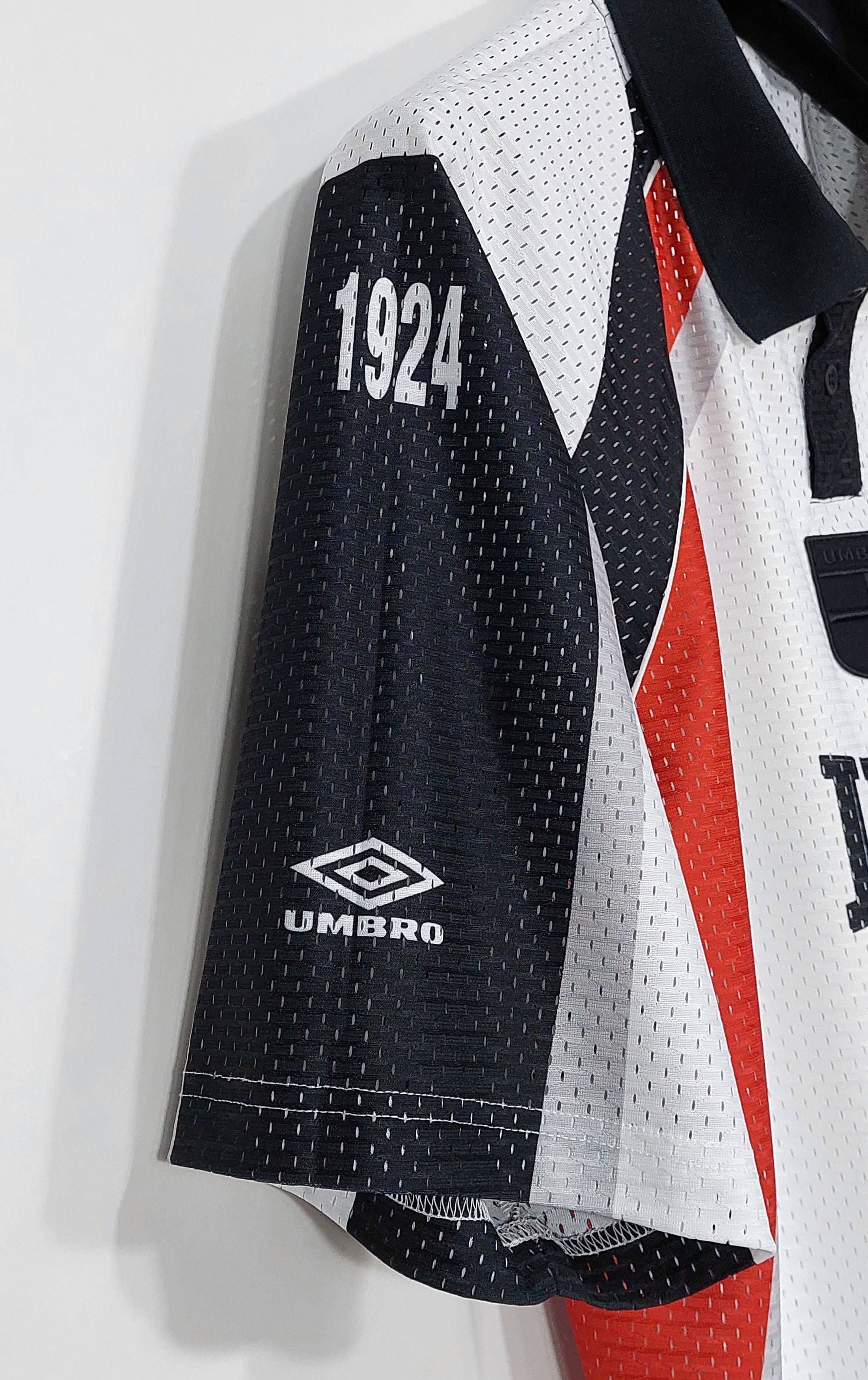 Umbro 'lazy' mesh polyester SS polo shirt - white L Size US L / EU 52-54 / 3 - 8 Thumbnail