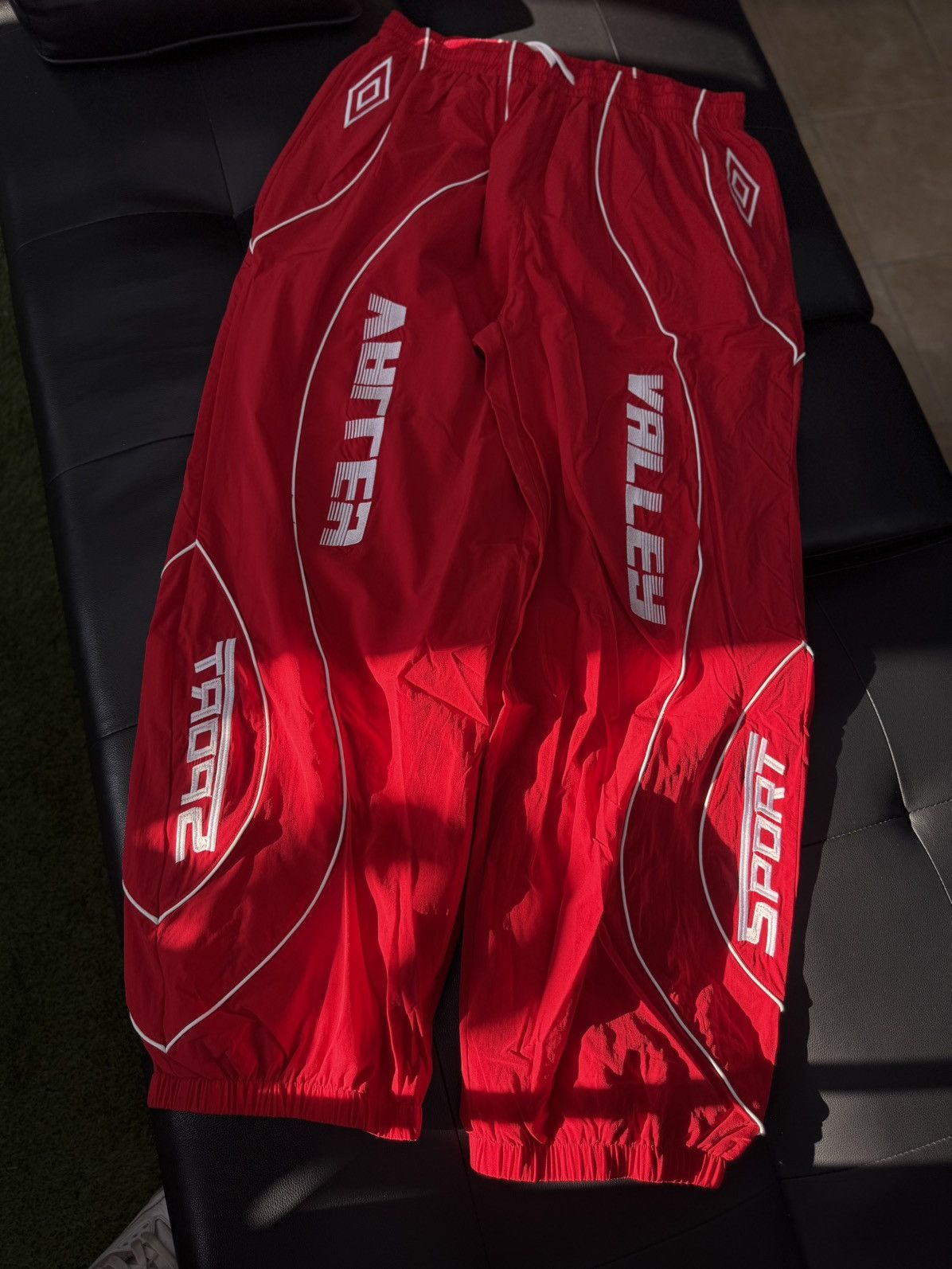 Vale Valley Red Baggy Shorts Brand New Size XL (NEW) Size US 34 / EU 50 - 4 Thumbnail