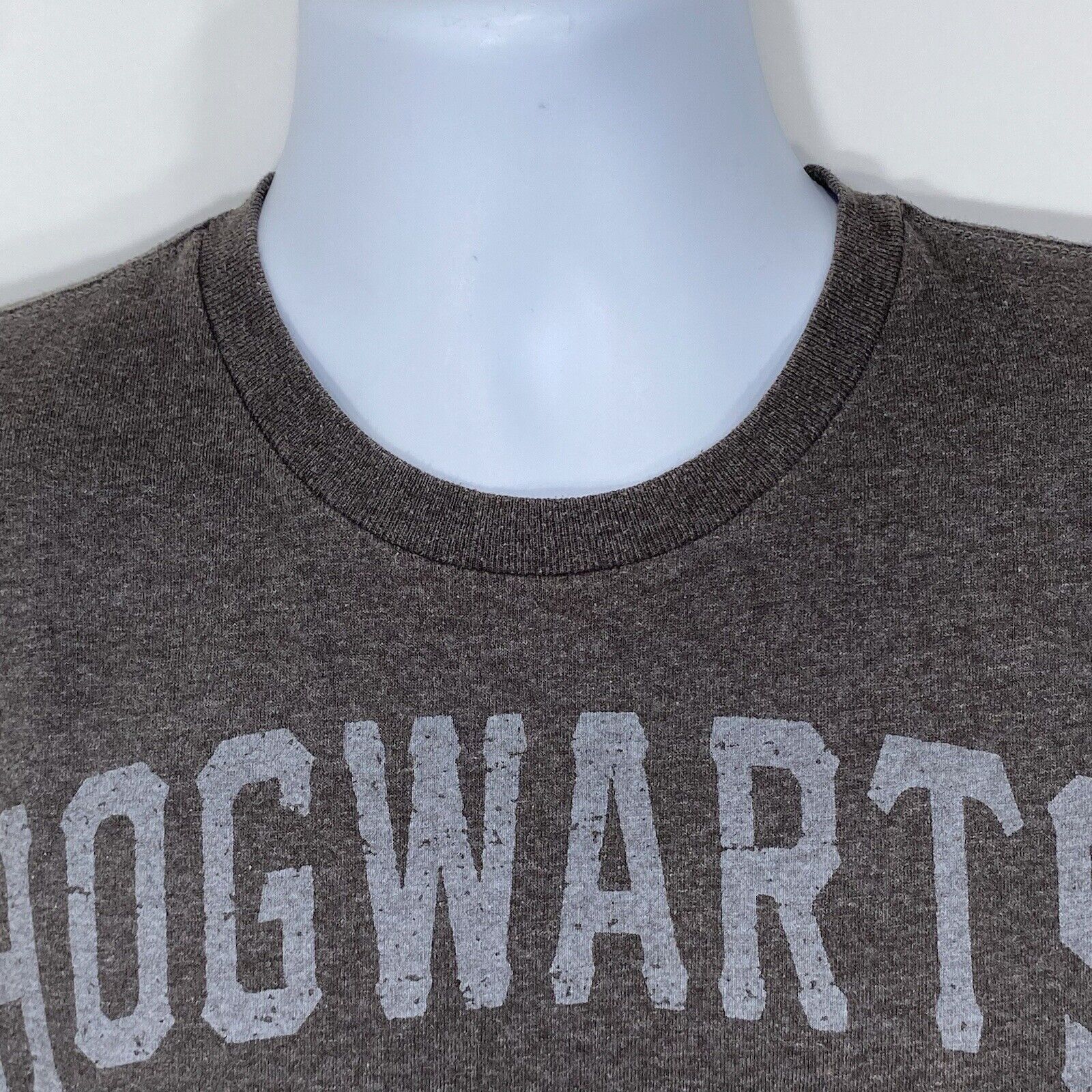 Universal Studios Harry Potter School Of Witchcraft & Wizardry Small T-Shirt Size US S / EU 44-46 / 1 - 2 Thumbnail