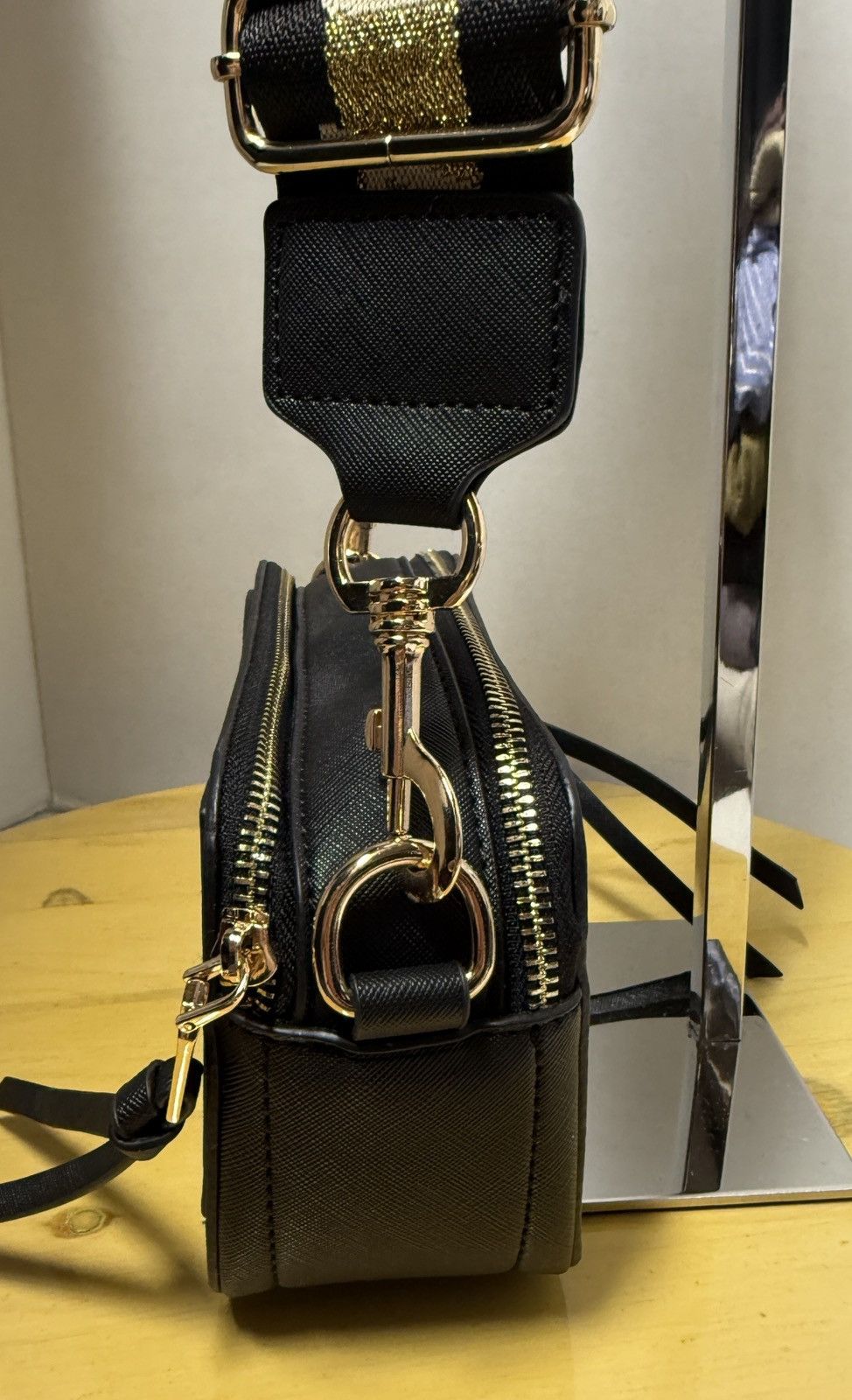 Marc Jacobs Marc Jacobs Black Saffiano Leather Snapshot Camera Bag Size ONE SIZE - 6 Thumbnail