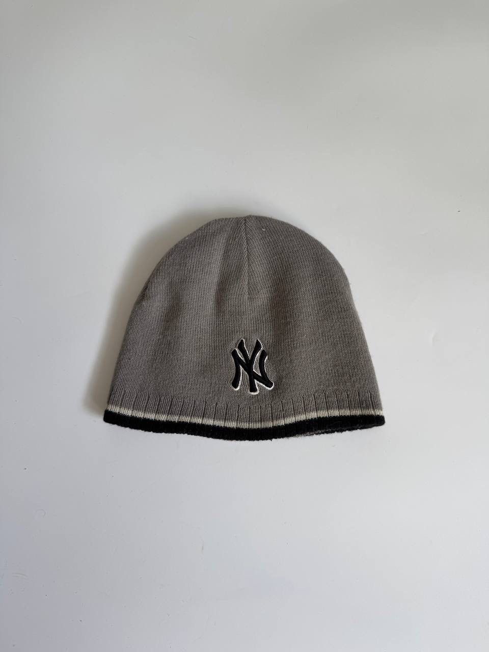 New York Yankees Vintage New York Yankees Two side winter hat OS Size ONE SIZE - 1 Thumbnail