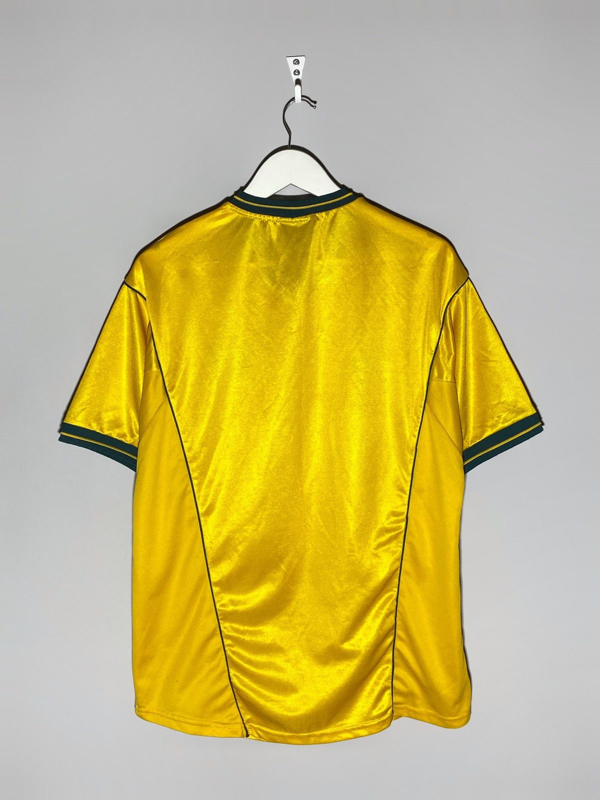 Umbro × Vintage Vintage Umbro Celtic Blokecore Football Shirt Size US M / EU 48-50 / 2 - 2 Thumbnail
