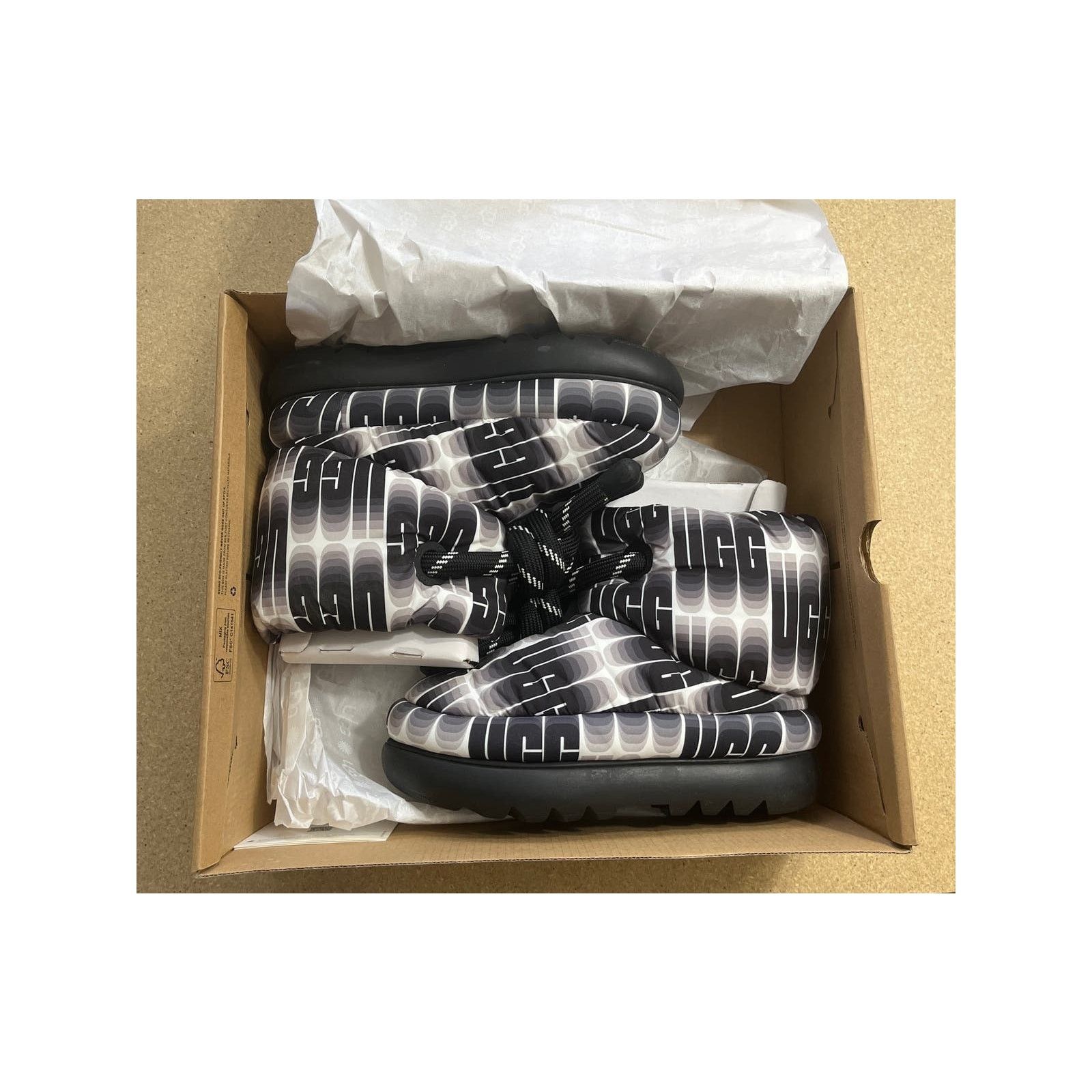 Ugg Ugg Women's Classic Maxi Wavelength Short - Size 5 - NIB Size US 5 / IT 35 - 7 Thumbnail