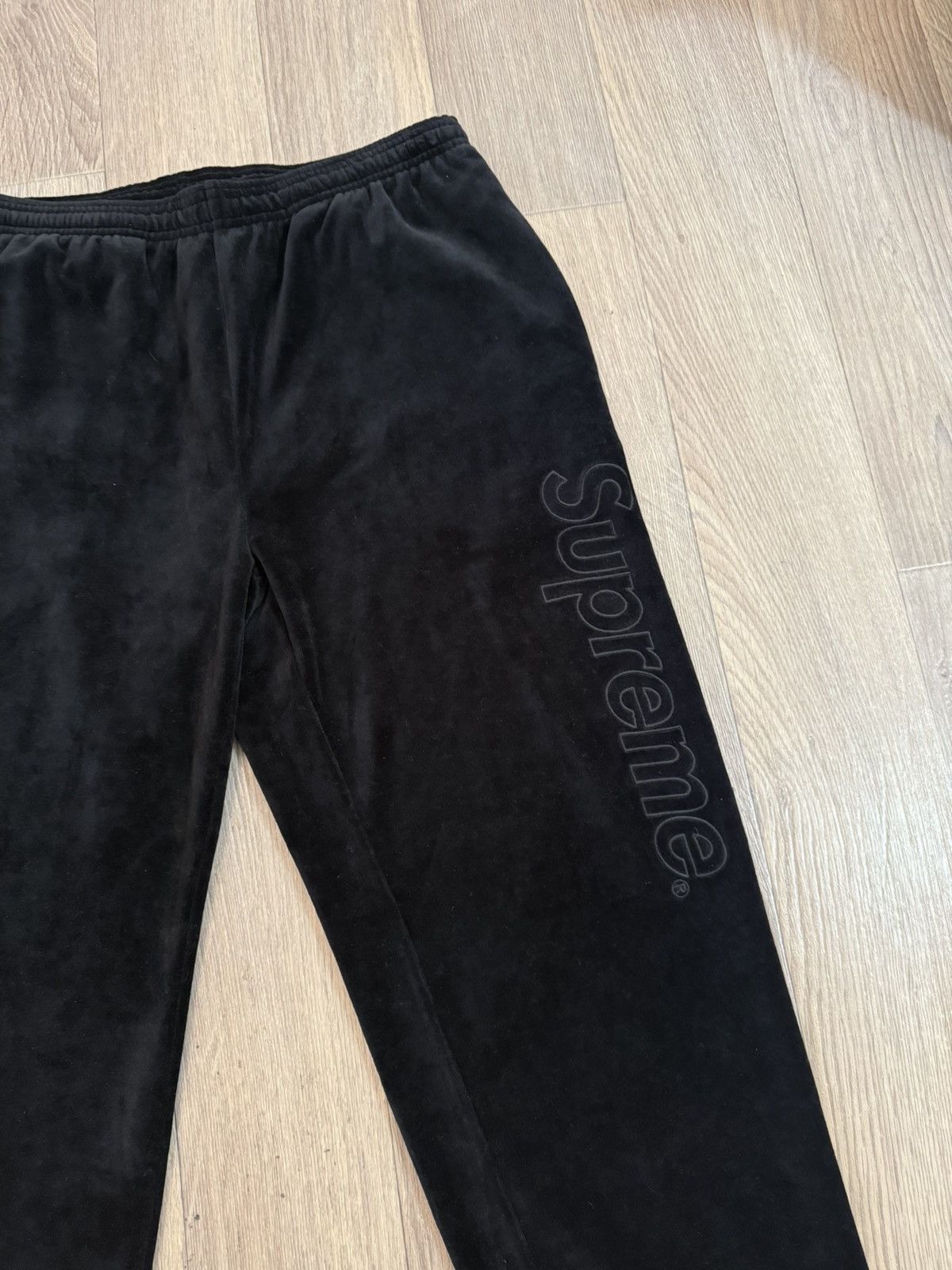 Lacoste × Supreme SS18 SUPREME®/LACOSTE VELOUR TRACK PANT BLACK