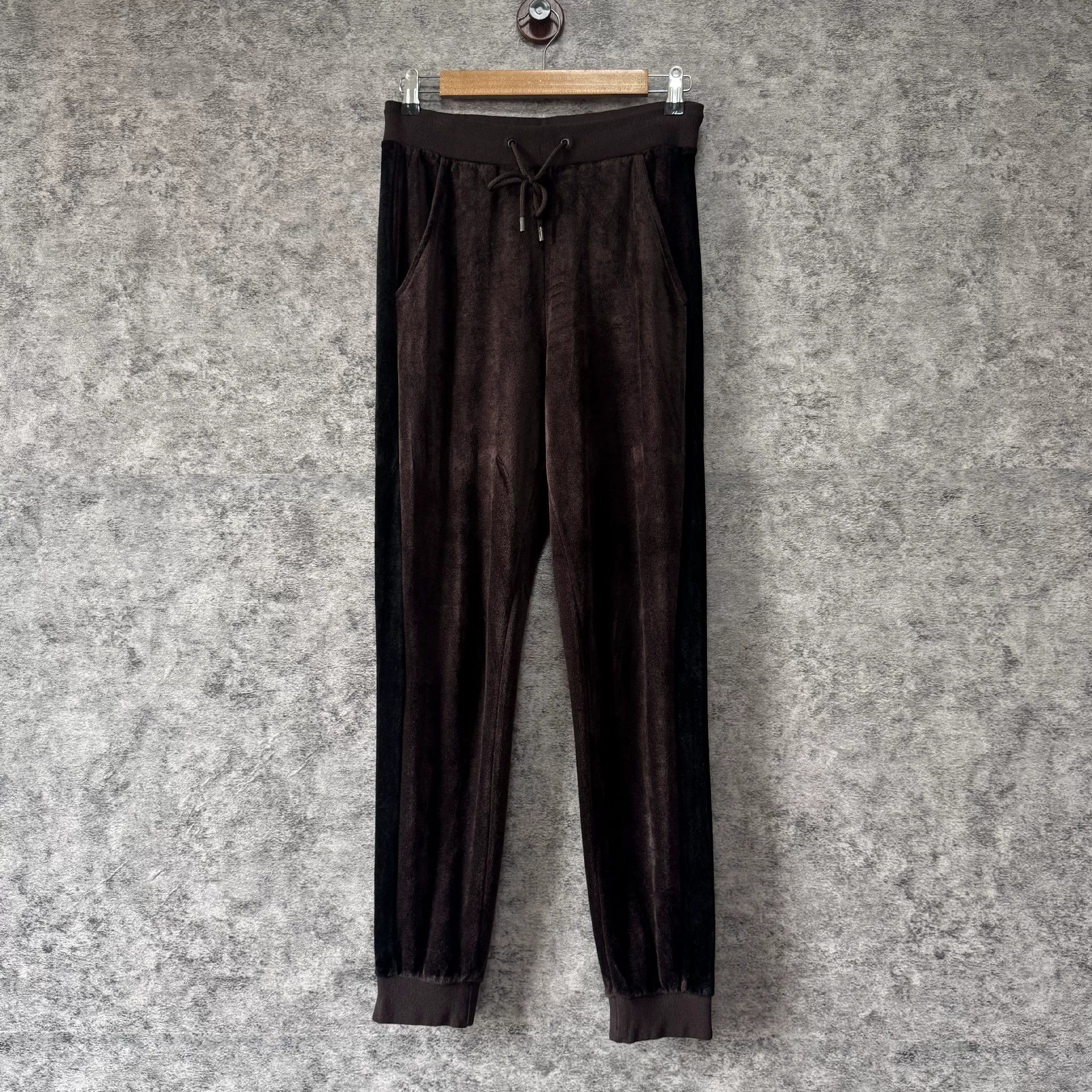 Gucci Gucci Velvet Pants 24 Women Size 24" / US 00 / IT 34 - 1 Thumbnail