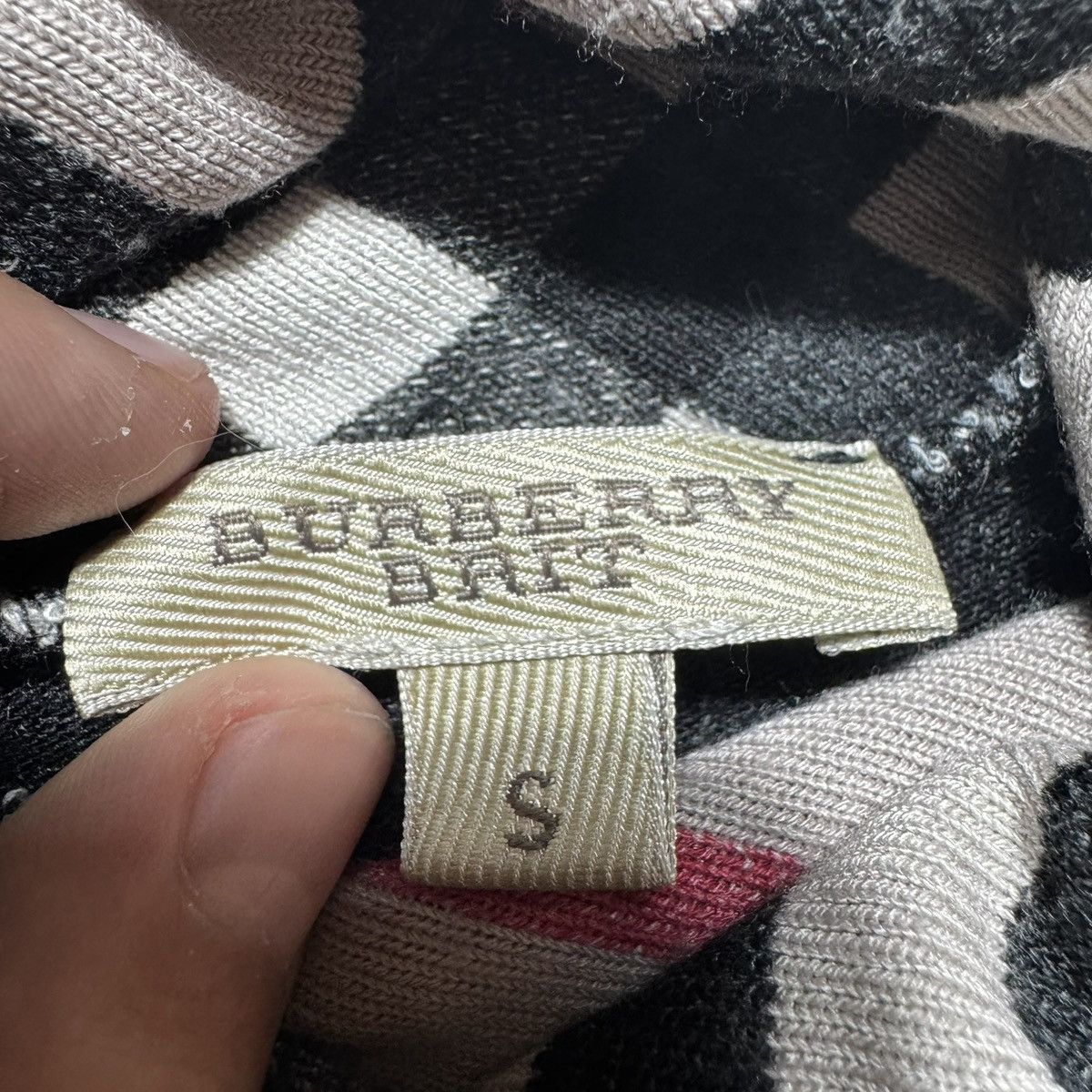 Burberry burberry longsleeves with signature plaid at the throat Size S / US 4 / IT 40 - 7 Thumbnail
