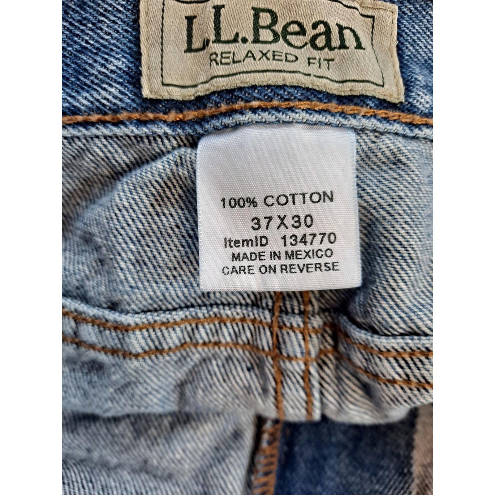 L.L. Bean L.L. Bean Natural Fit Blue Jeans 100% Cotton Size 37x30 Size US 37 - 4 Thumbnail