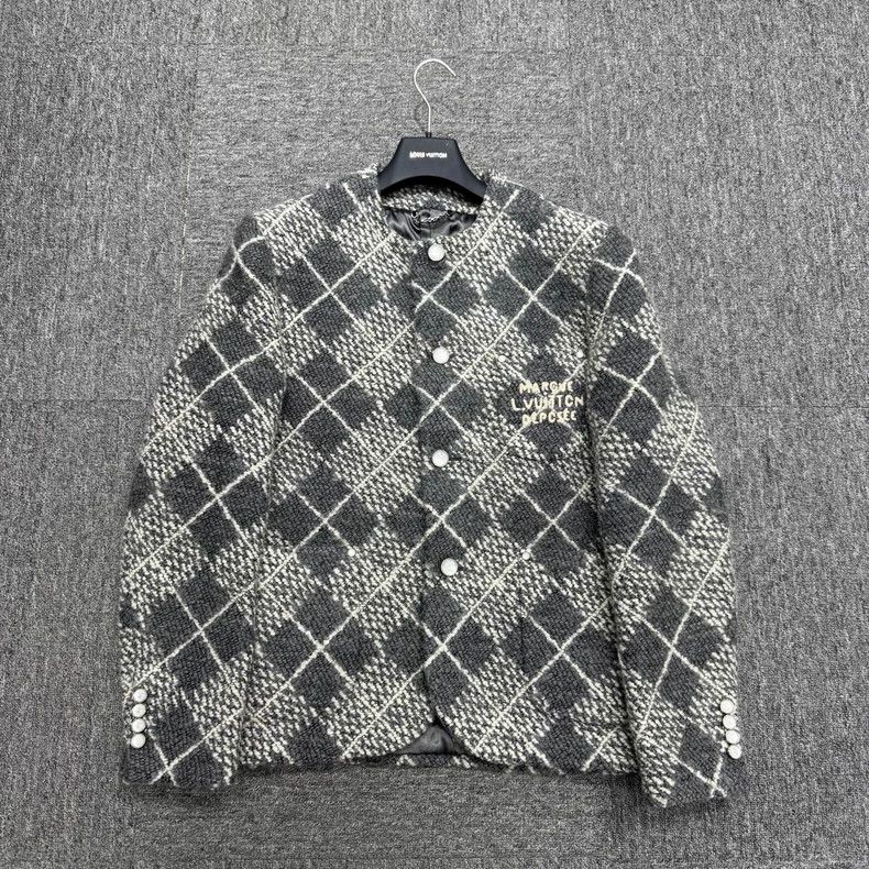 Louis Vuitton Louis Vuitton SS25 prismatic plaid wool jacket Nextarrow-25 Size US M / EU 48-50 / 2 - 1 Thumbnail