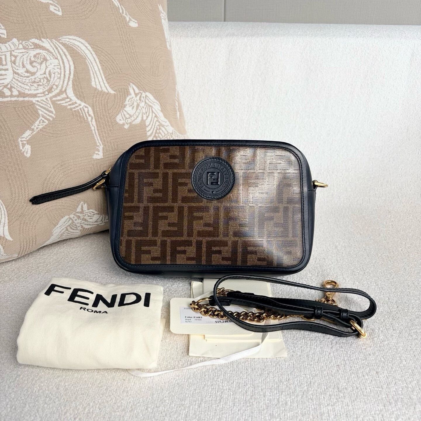 Fendi Pre-loved Bag Very good condition Size ONE SIZE - 1 Thumbnail