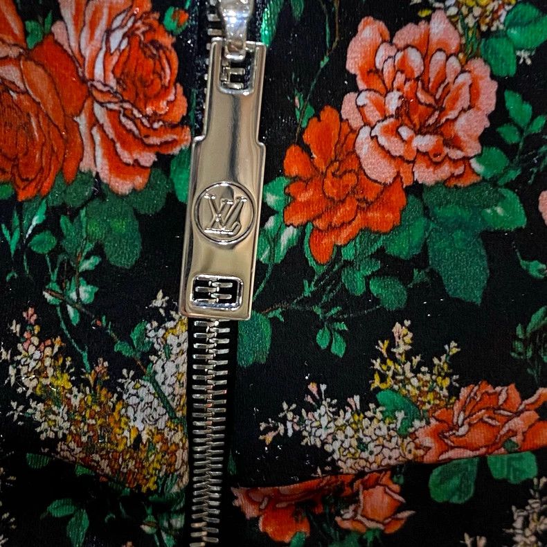 Louis Vuitton Louis Vuitton Letter logo flower full print long sleeve Size S / US 4 / IT 40 - 6 Thumbnail