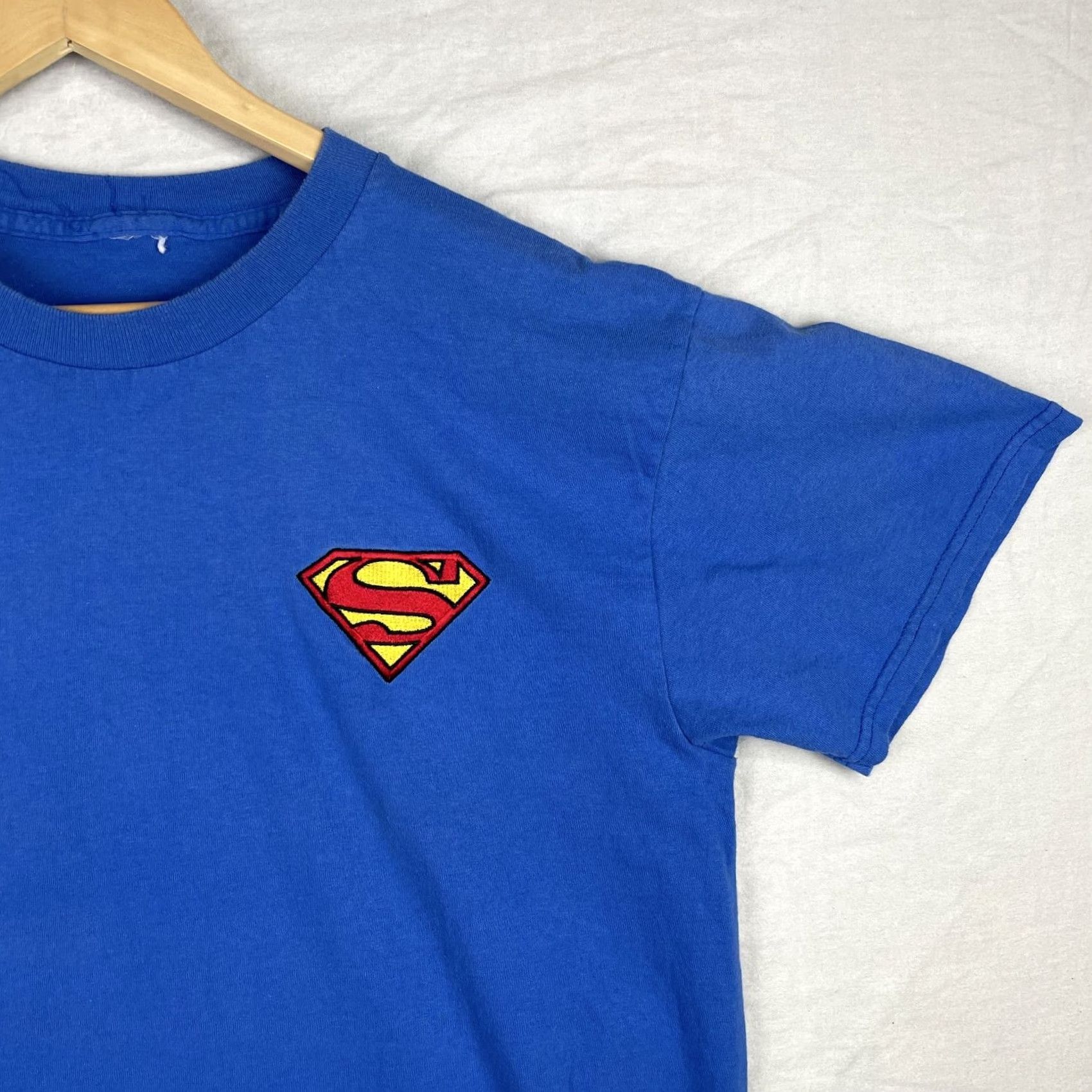 DC Comics VINTAGE DC Superman Shirt Mens Medium Blue Embroidered S Shield Logo Tee Size US M / EU 48-50 / 2 - 2 Thumbnail