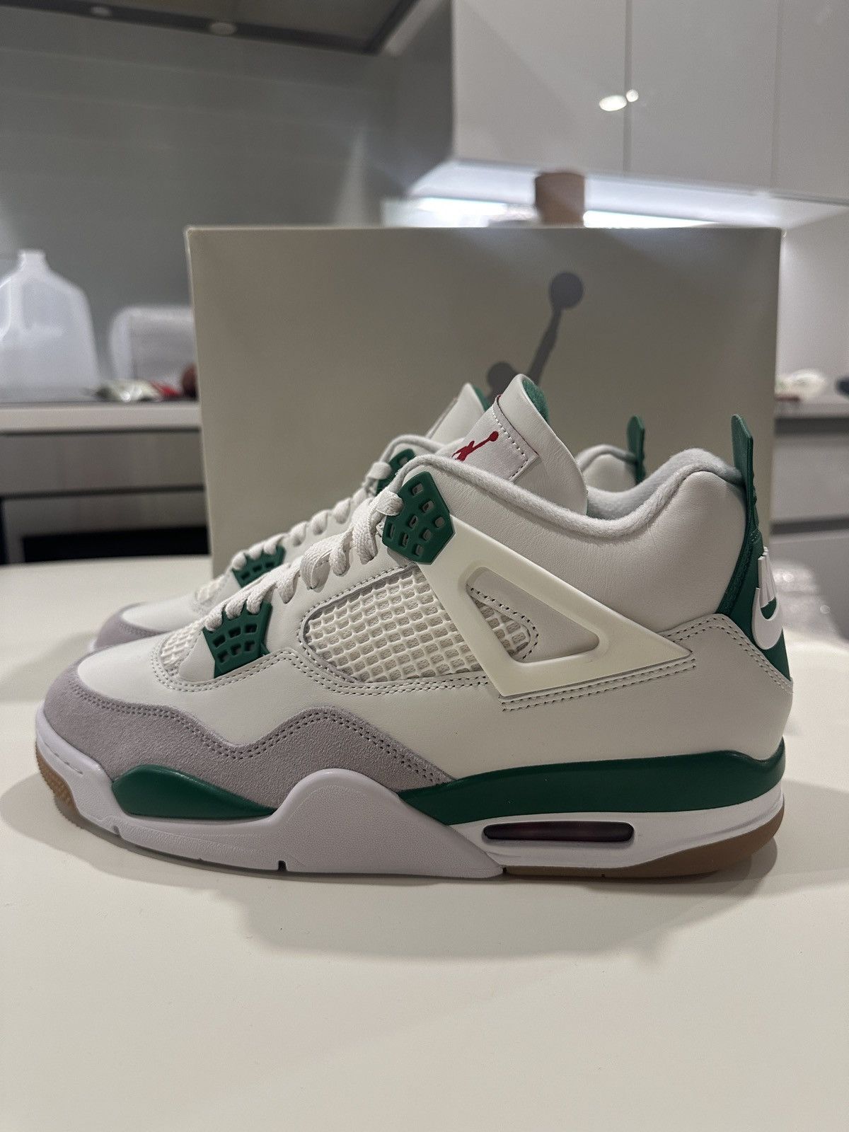 Nike SB Nike jordan 4 sb pine green Size US 10 / EU 43 - 1 Thumbnail