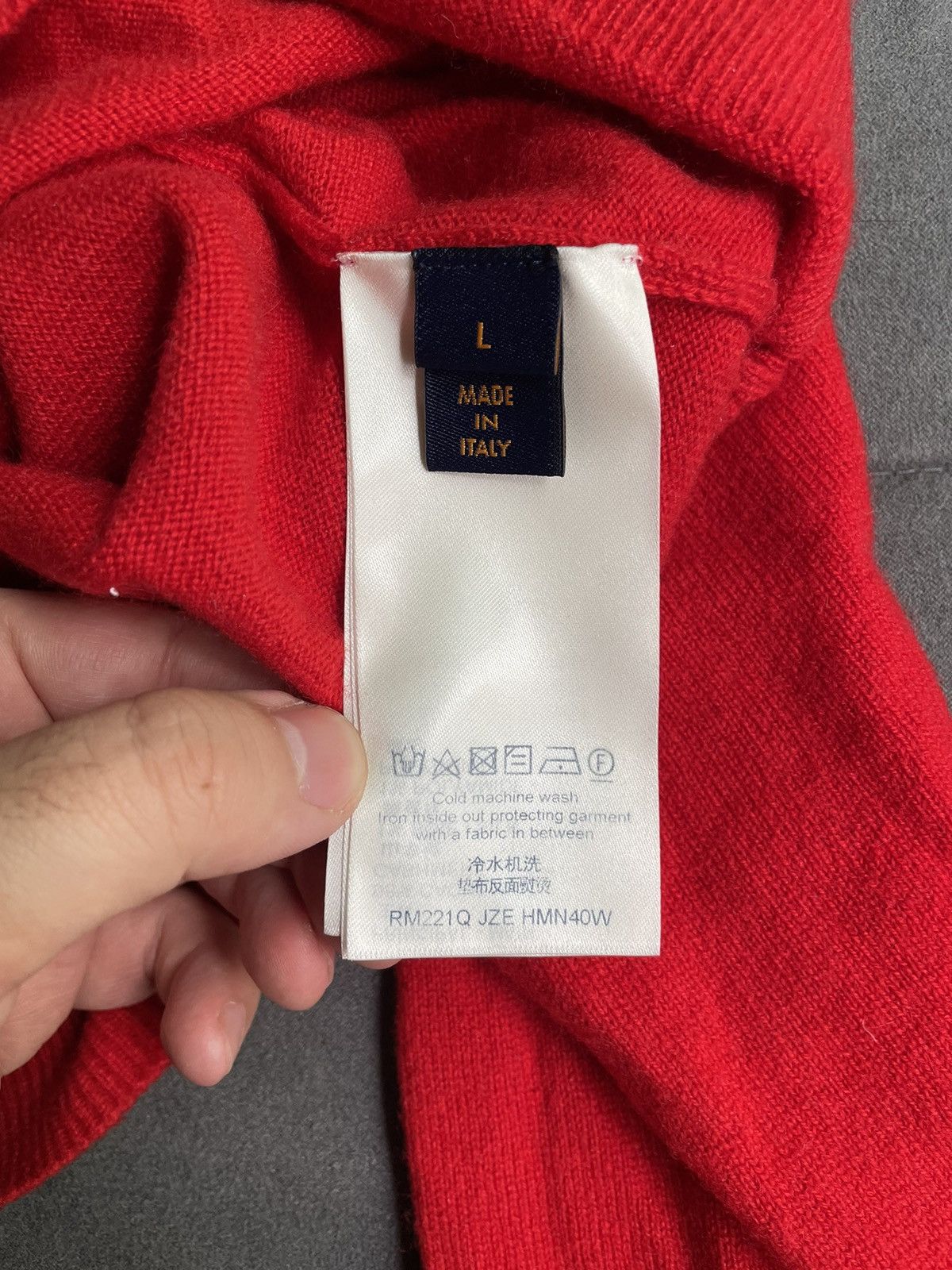 Louis Vuitton Louis Vuitton Red Cashmere Embossed Logo Sweater Size US L / EU 52-54 / 3 - 8 Thumbnail