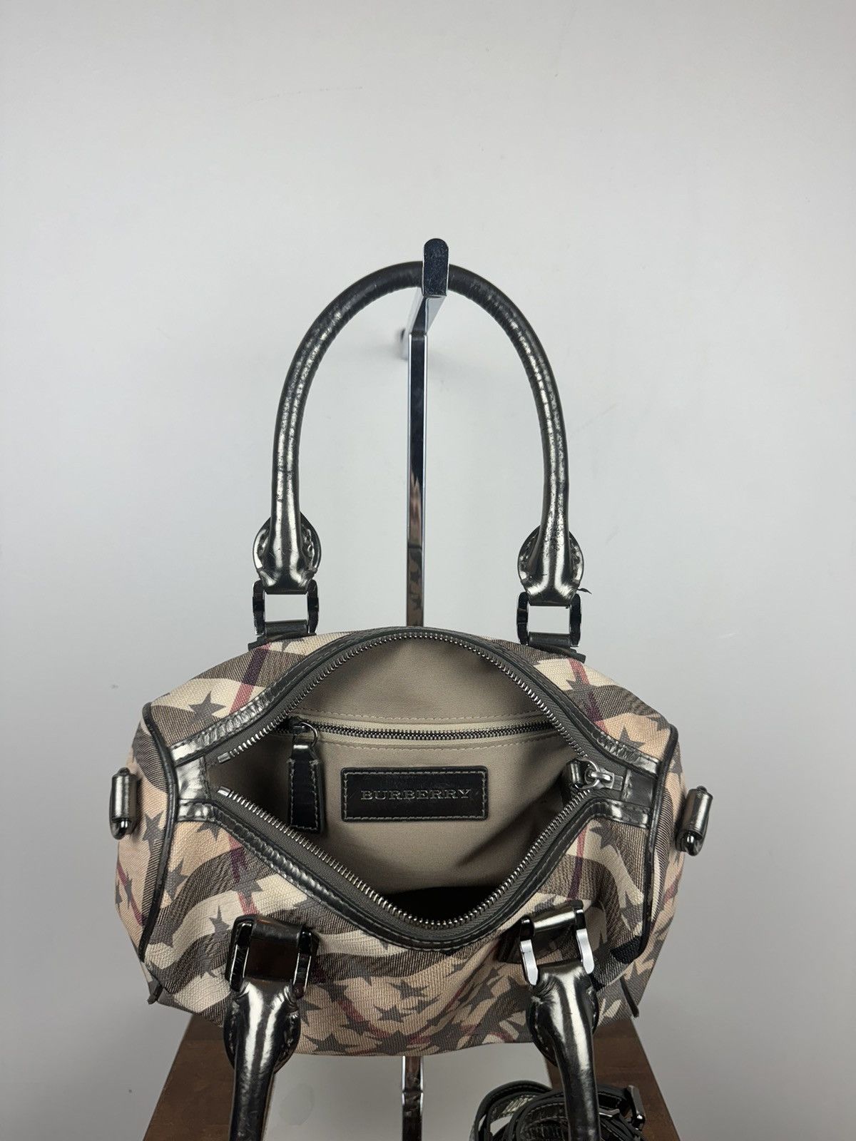 Burberry Rare leather bag Burberry Stars Nova Check original item Size ONE SIZE - 5 Thumbnail