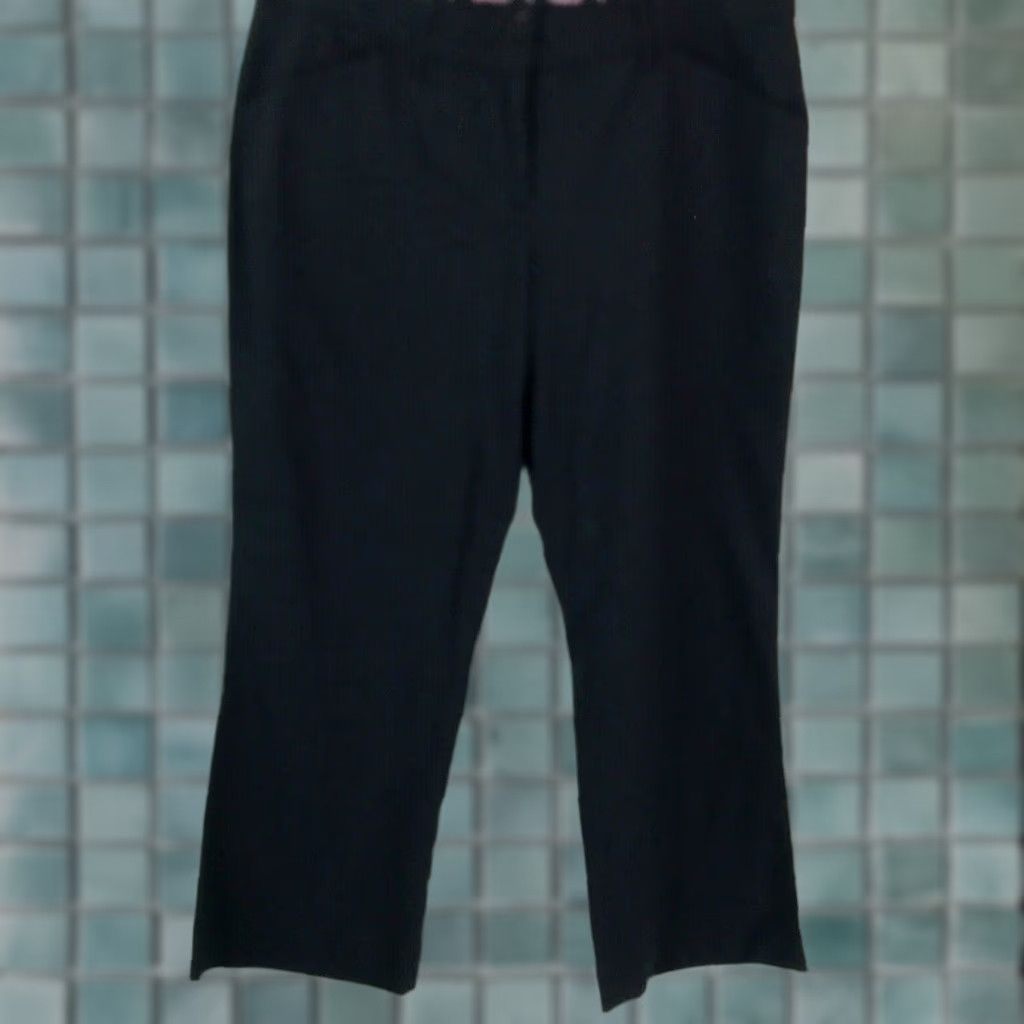 Express Express Editor Women's Cropped Capri Pants Size 6 Black Casual Regular Fit Size 28" / US 6 / IT 42 - 1 Thumbnail