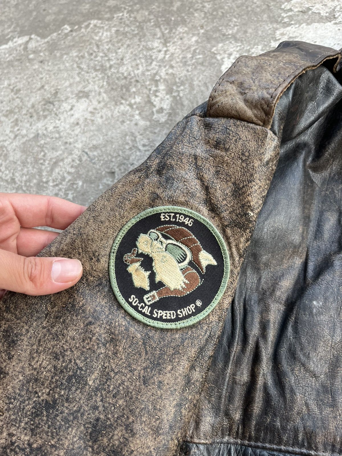 If Six Was Nine × Le Grande Bleu (L.G.B.) Thrashed Sun Faded Distressed Vintage Leather Bomber Jacket Size US M / EU 48-50 / 2 - 5 Thumbnail
